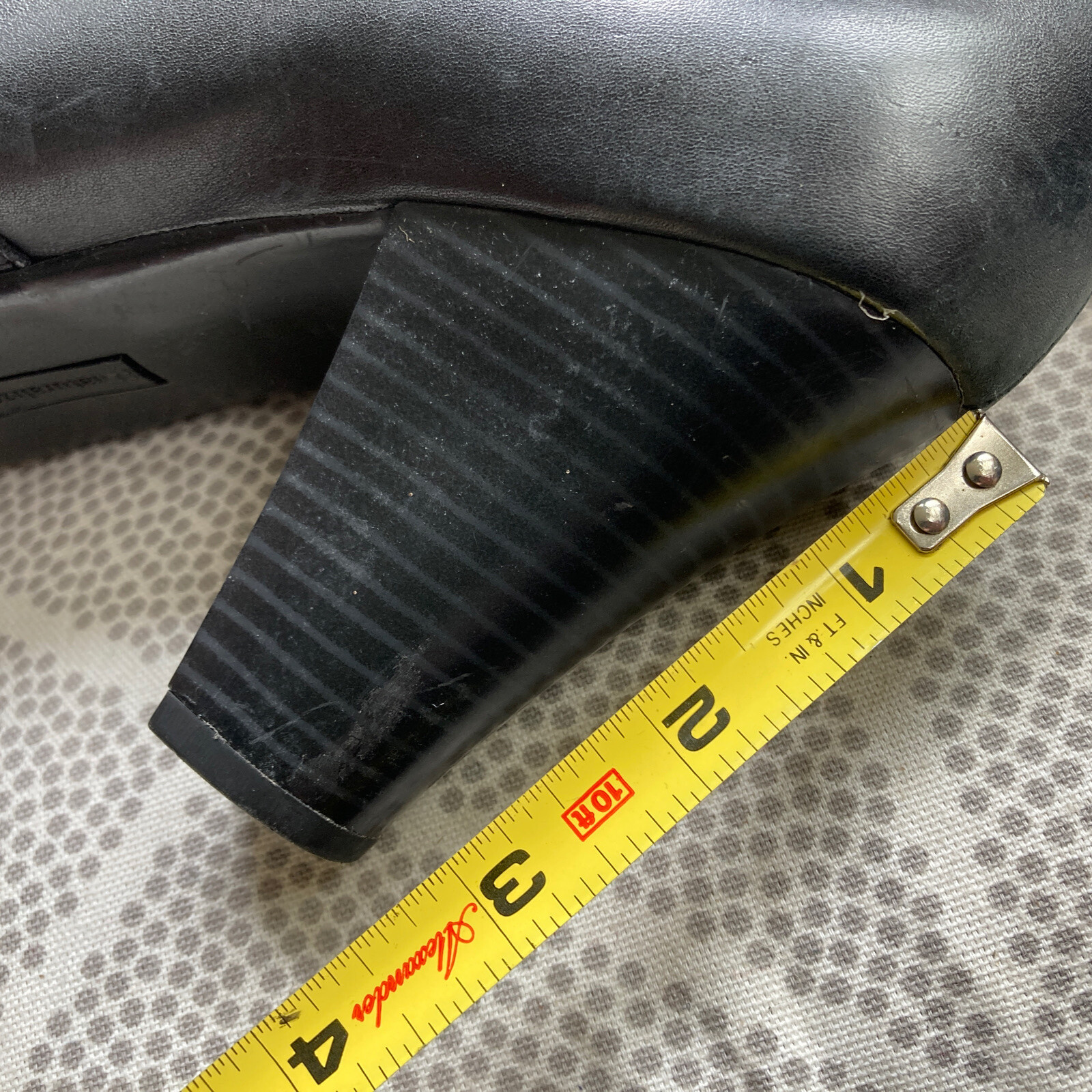 NATURALIZER Pumps Heels Sz 10M Black Leather Shoes Wingtip 3.25” Heel GETTY EUC