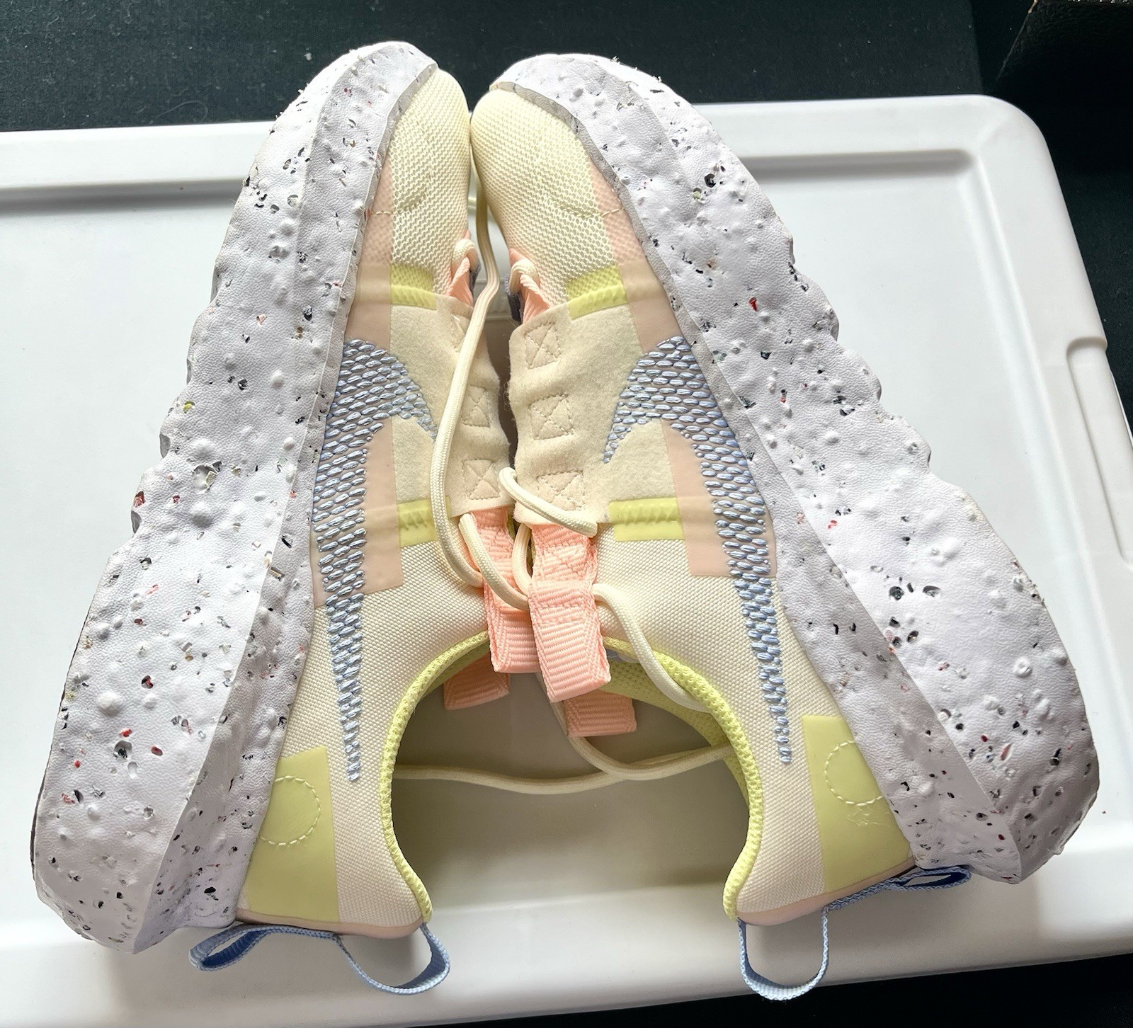 Nike Crater Impact Cashmere Lime Ice Woman’s 7.5 Shoe Sneaker Excellent