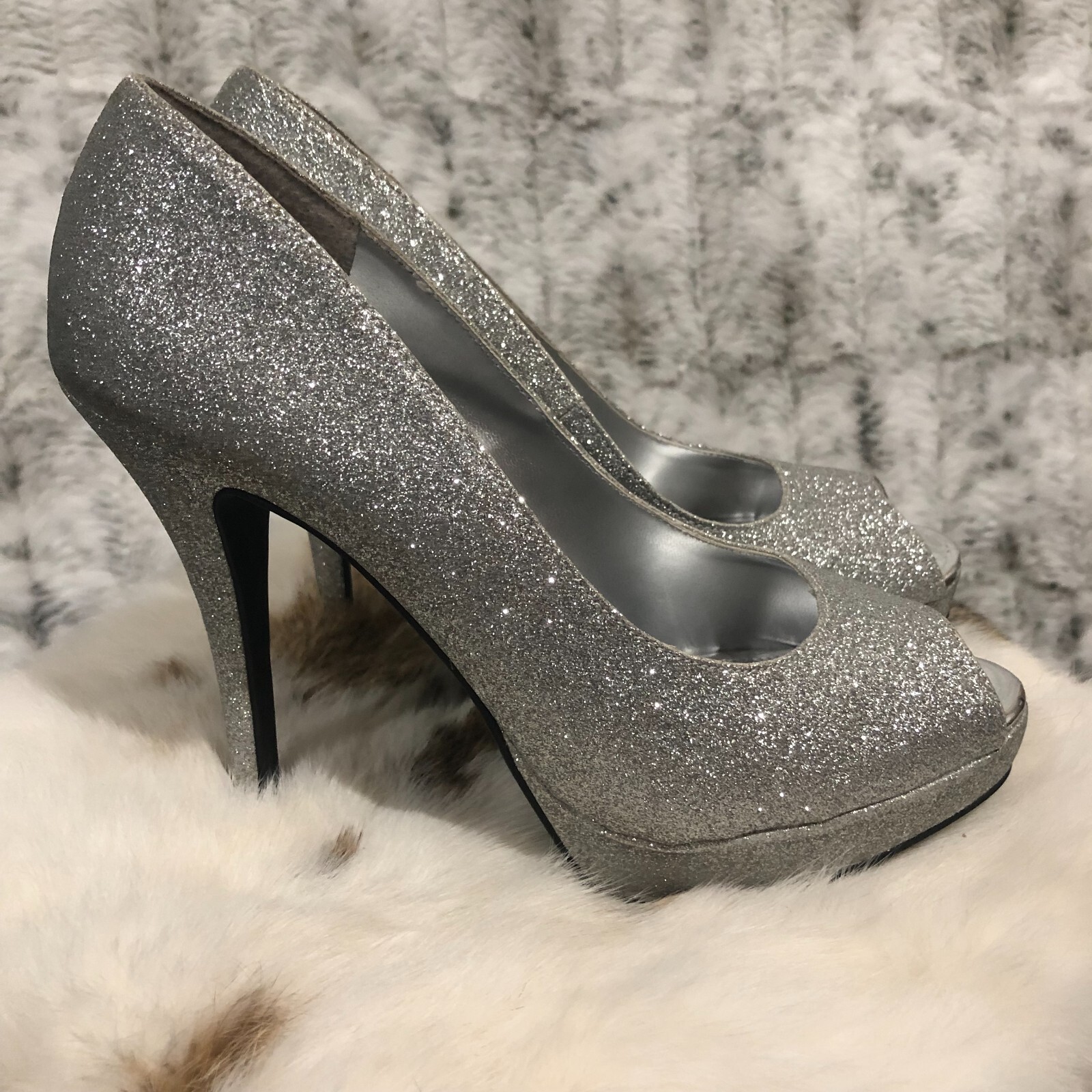 Fioni Shimmering Glitter Silver Stiletto Open Toe heels women’s size 7.5