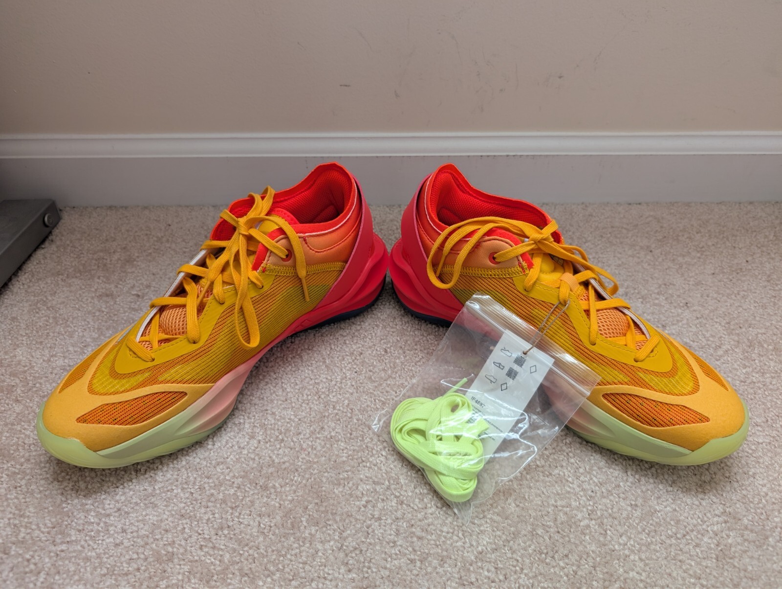 NWOB adidas Adizero Select 2.0 Low Top Lace Up Basketball Shoes, Orange, Sz 7.5