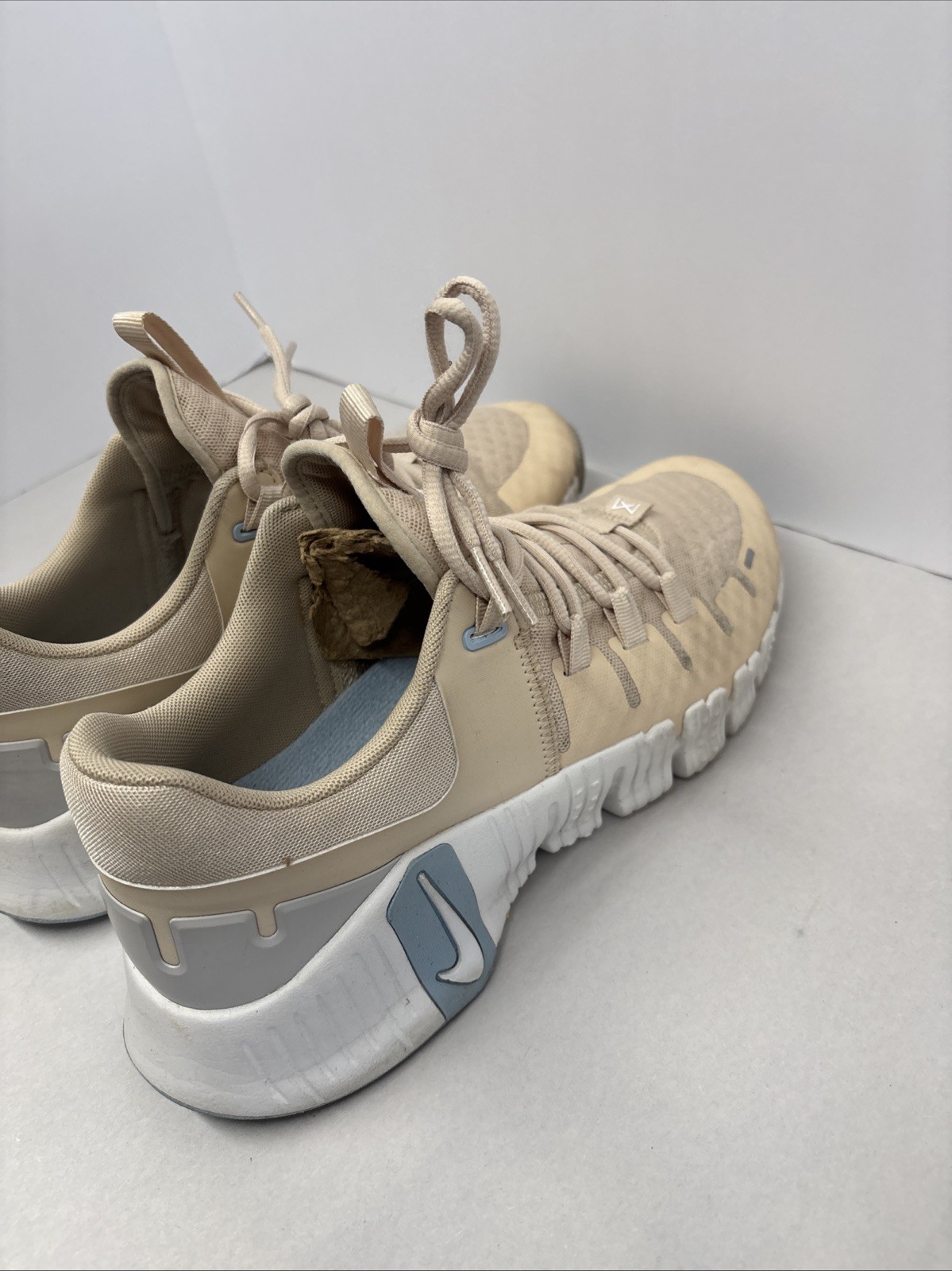 Nike Free Metcon 5 DV3950-105 Women’s Size 10 Shoes Sandrift Sand Drift
