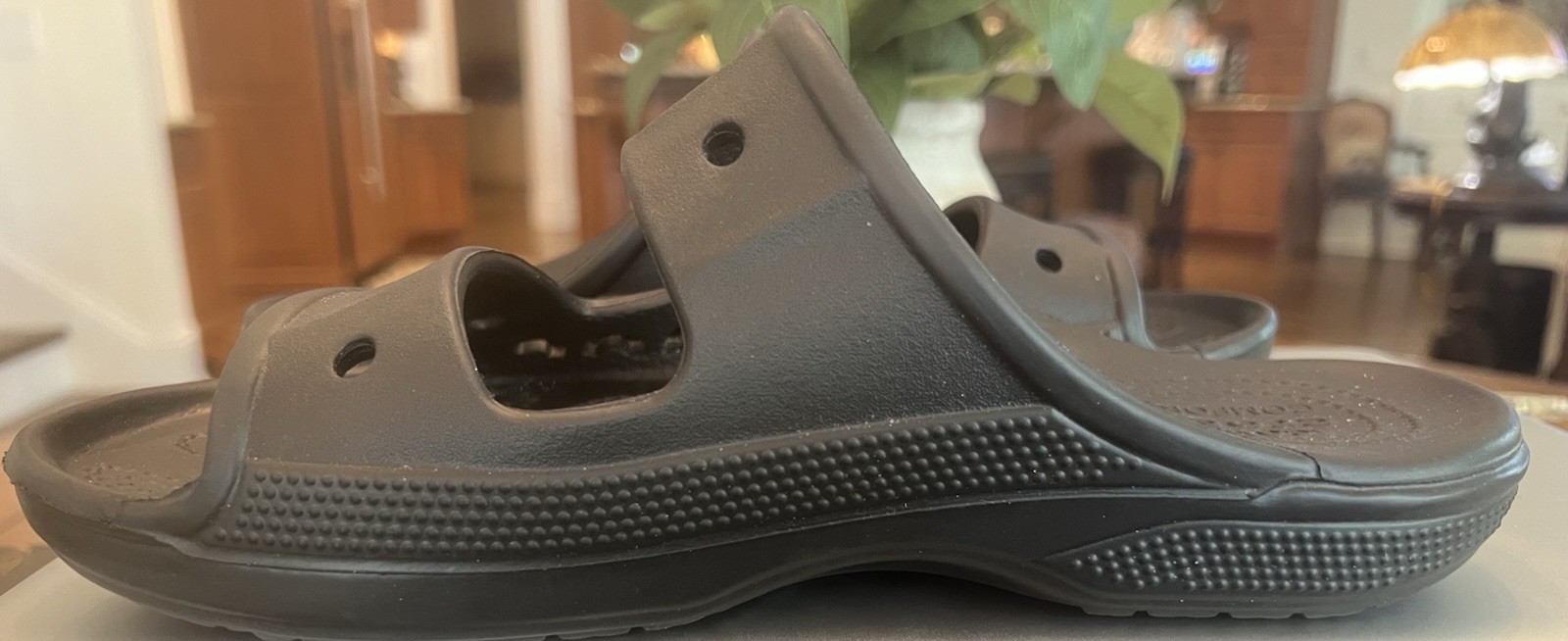 Iconic CROCS Comfort black 10 women 8 men slip-on flat-heel light-weight sandals