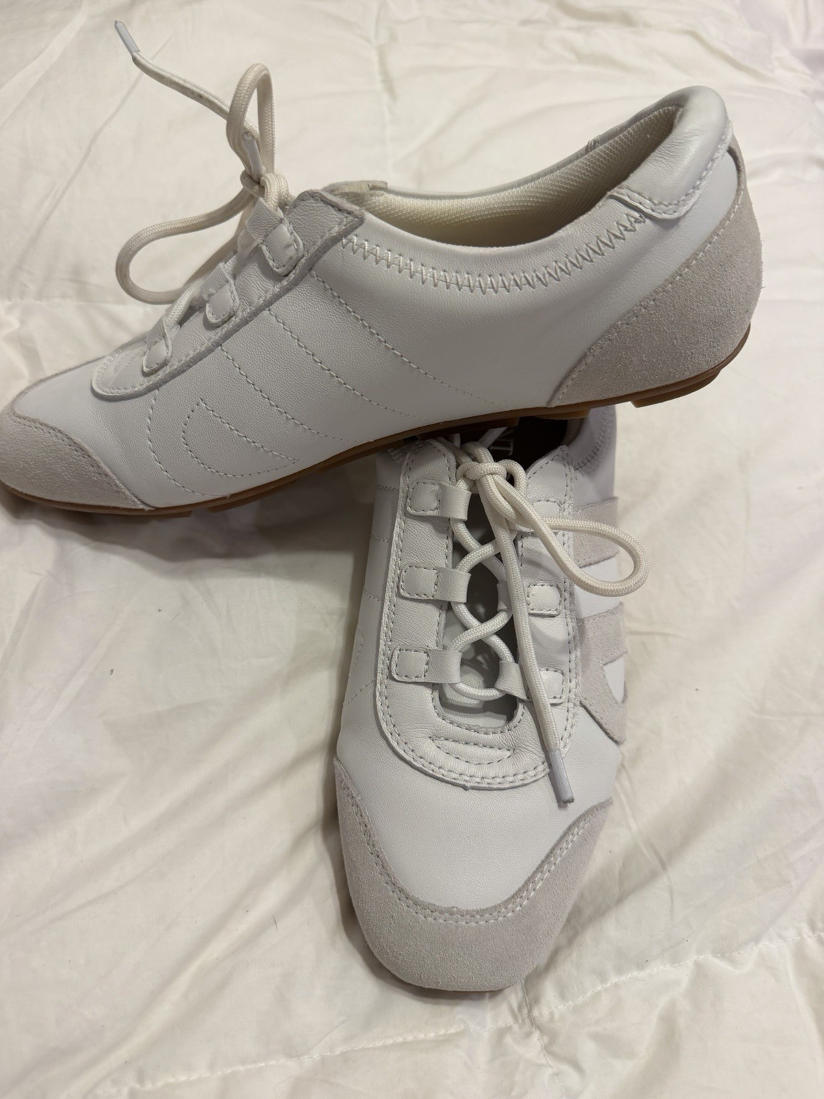 Women’s Silent D White Gray Lace-up Sneakers Size 8.5 Fashion Sneakers