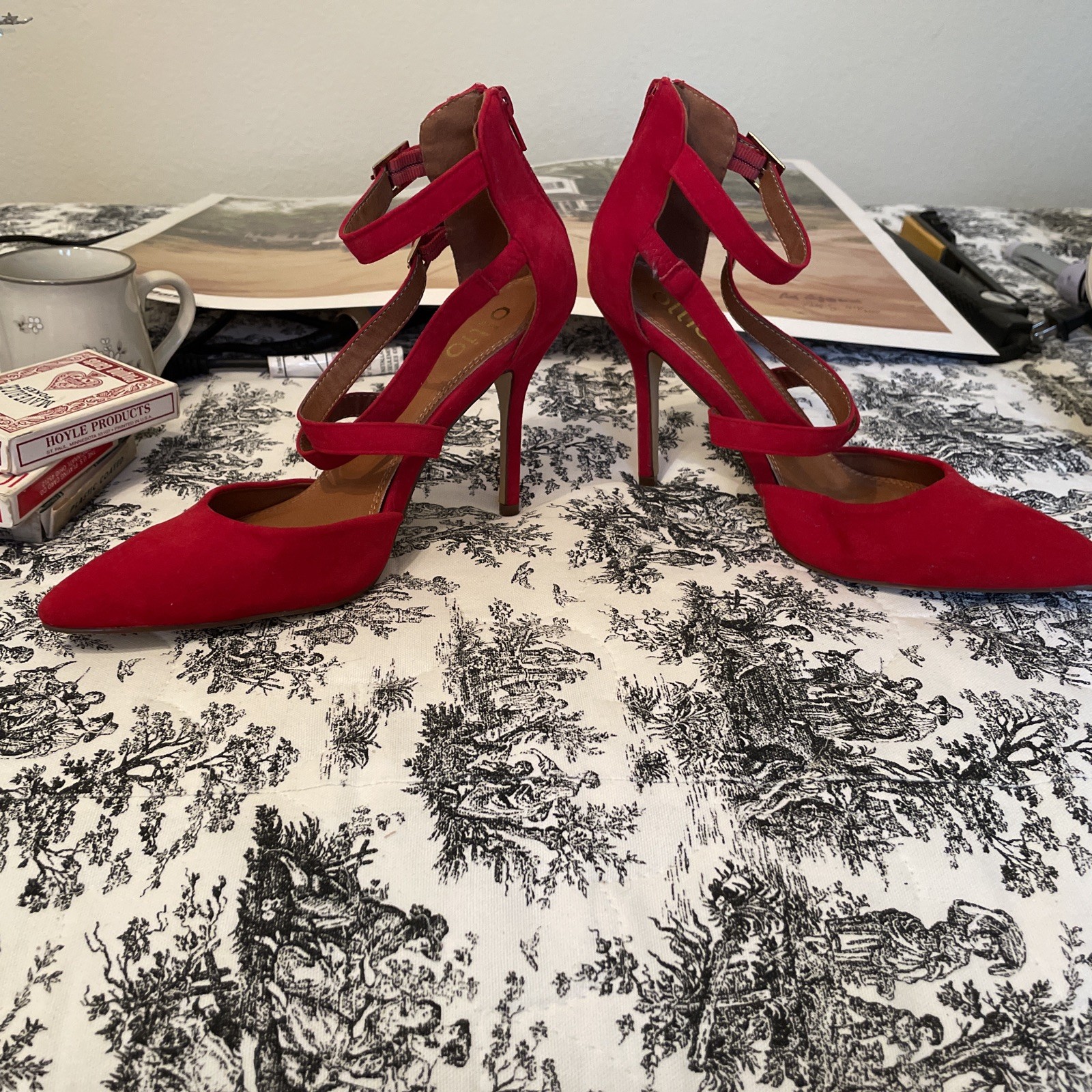 Ladies Red Velvet Heals From OJJIO Size 9 Box S1