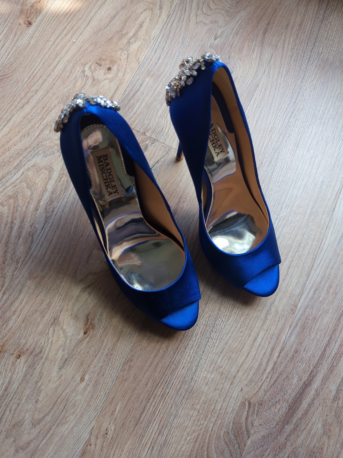 Badgley Mischka Gorgeous Kiara Saphire Blue Crystal Embellished Heels Womens 9