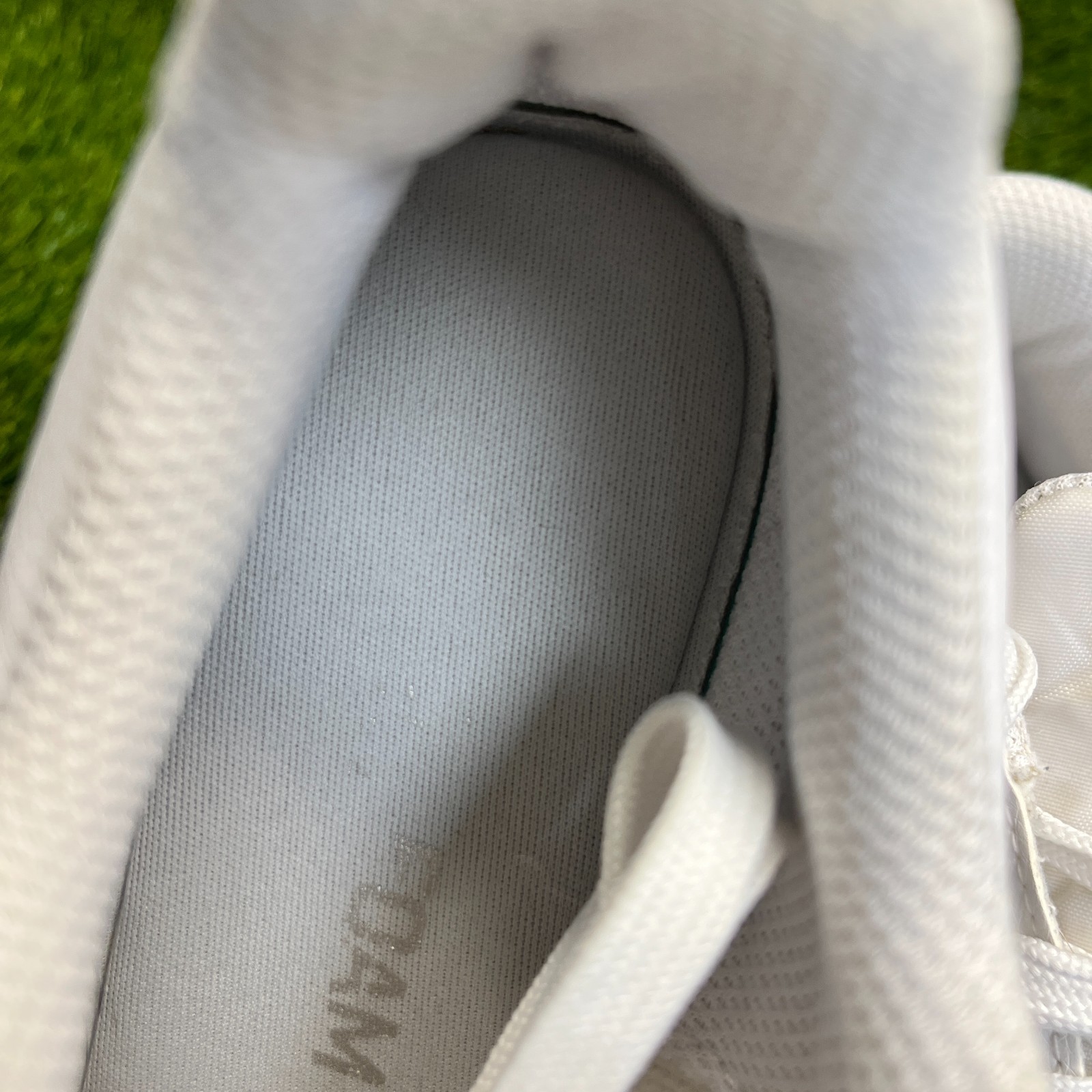 Puma Smash Womens Size 8 White Silver Athletic Leather Walking Shoes Sneakers
