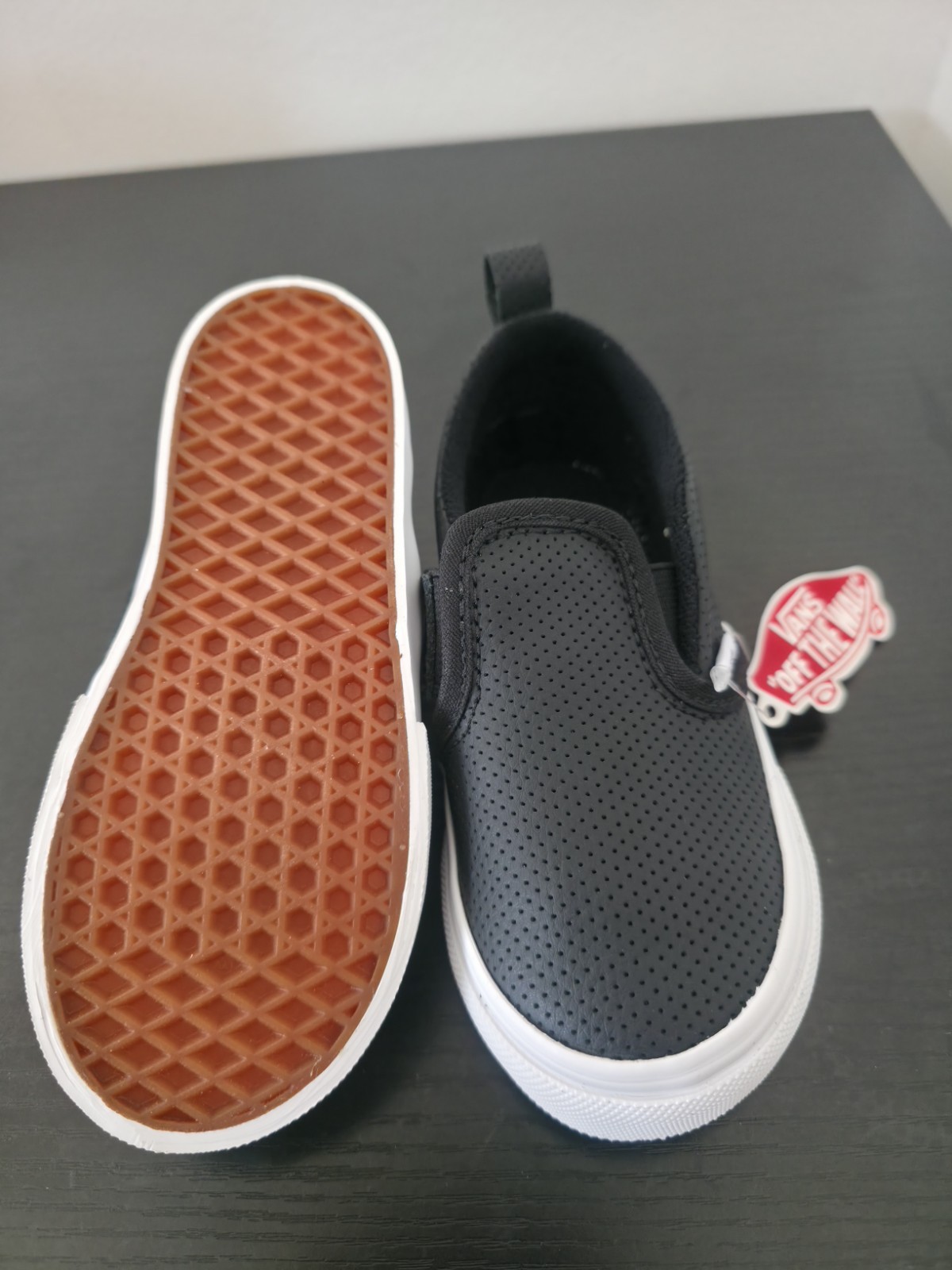 Vans Slip-On V Shoes EU (perf) Black / True White Size 4.0 TD