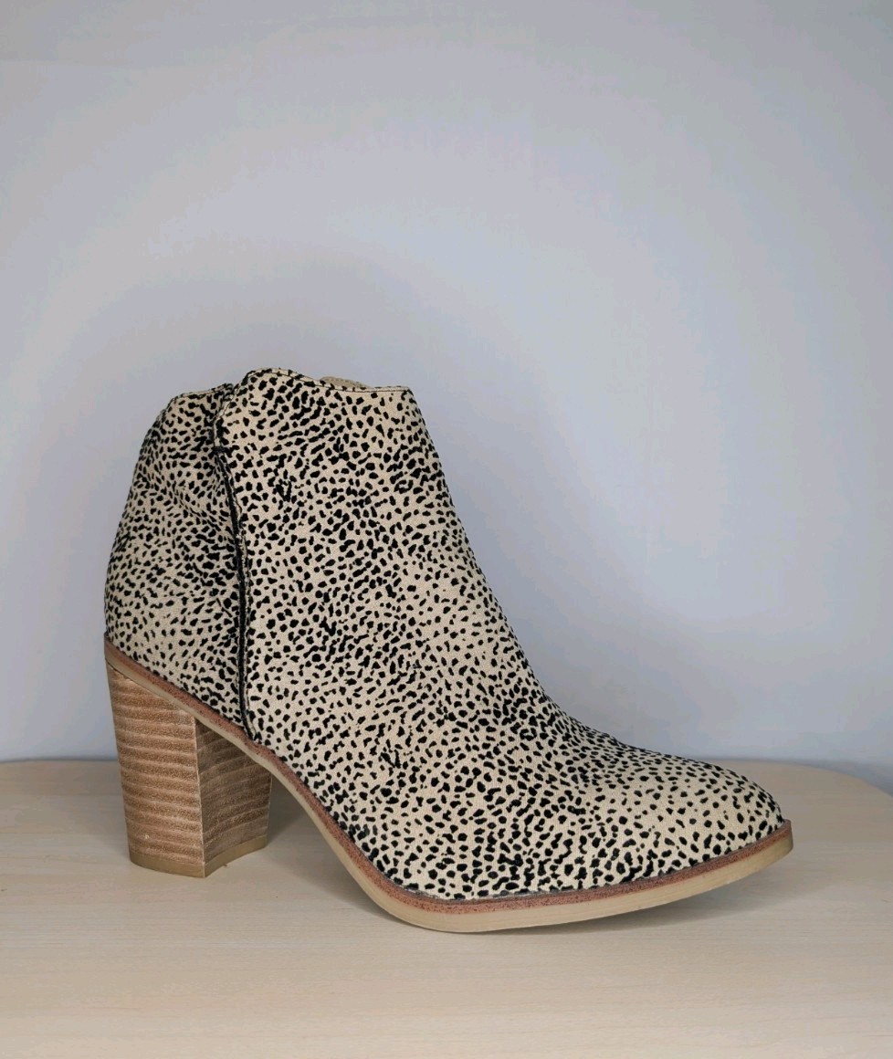 Mia Tracee Leopard Print Heeled Booties Size 9.5 NWT
