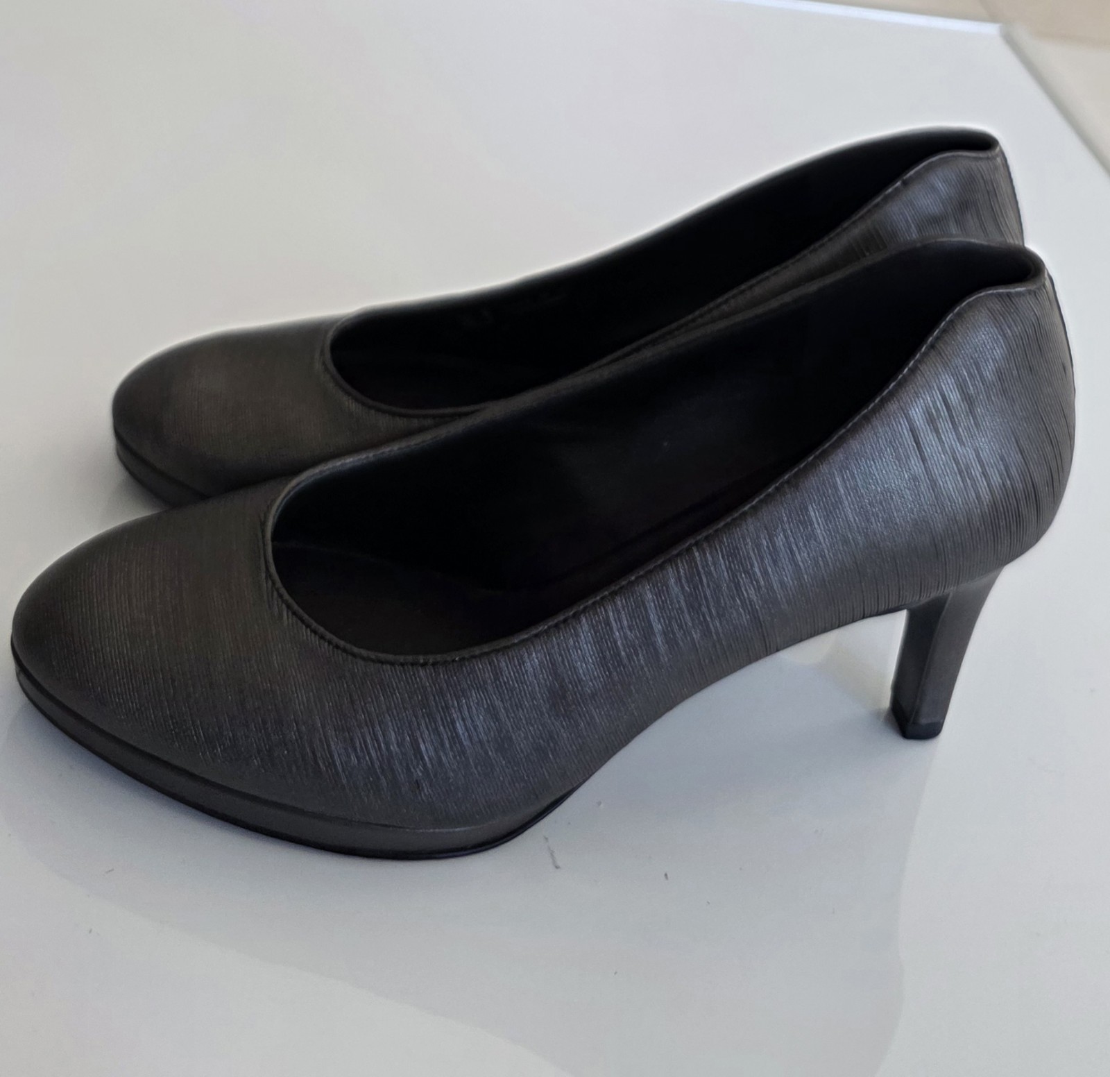 ECCO Baltimore Women’s Pump Heels Shoes Black Gold Size EU 41 Us 10-10.5