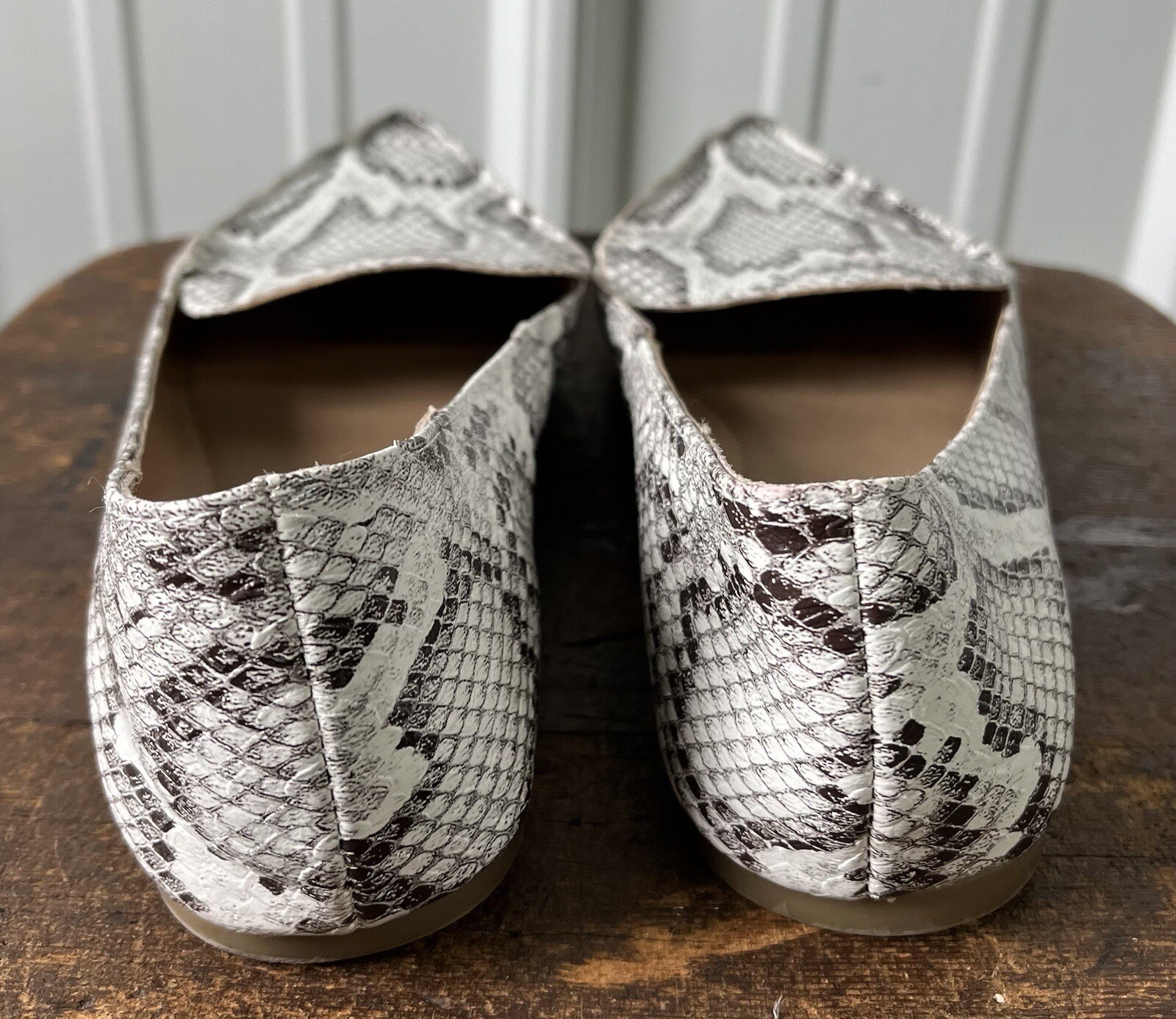 Steve Madden Feather Women’s 7M White Snakeskin PU Upper, Lining, Sock – Slip On