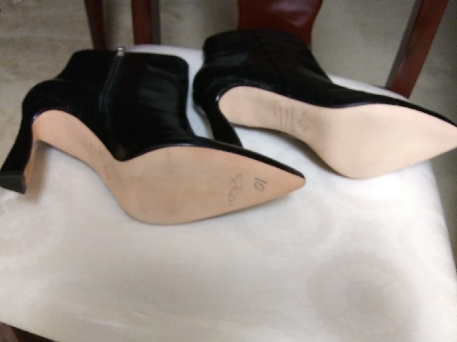 BRAND NEW ANTONIO MELANI Rich Classy Sophisticated LEATHER Black Bootie- 10 M