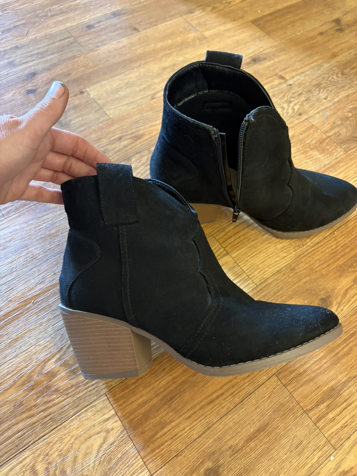 Sugar Women’s Suede Side Zip Western Ankle Boots Black Size 9W US 38EU