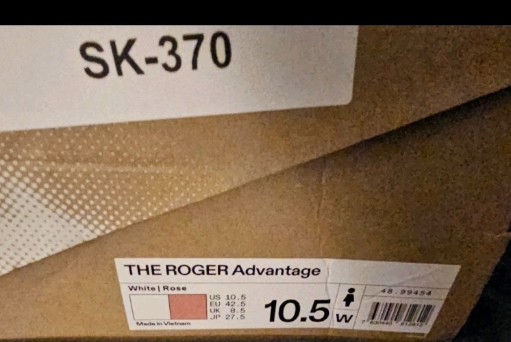 On THE ROGER Advantage Men’s Low Top Lace-Up Sneaker White Gray