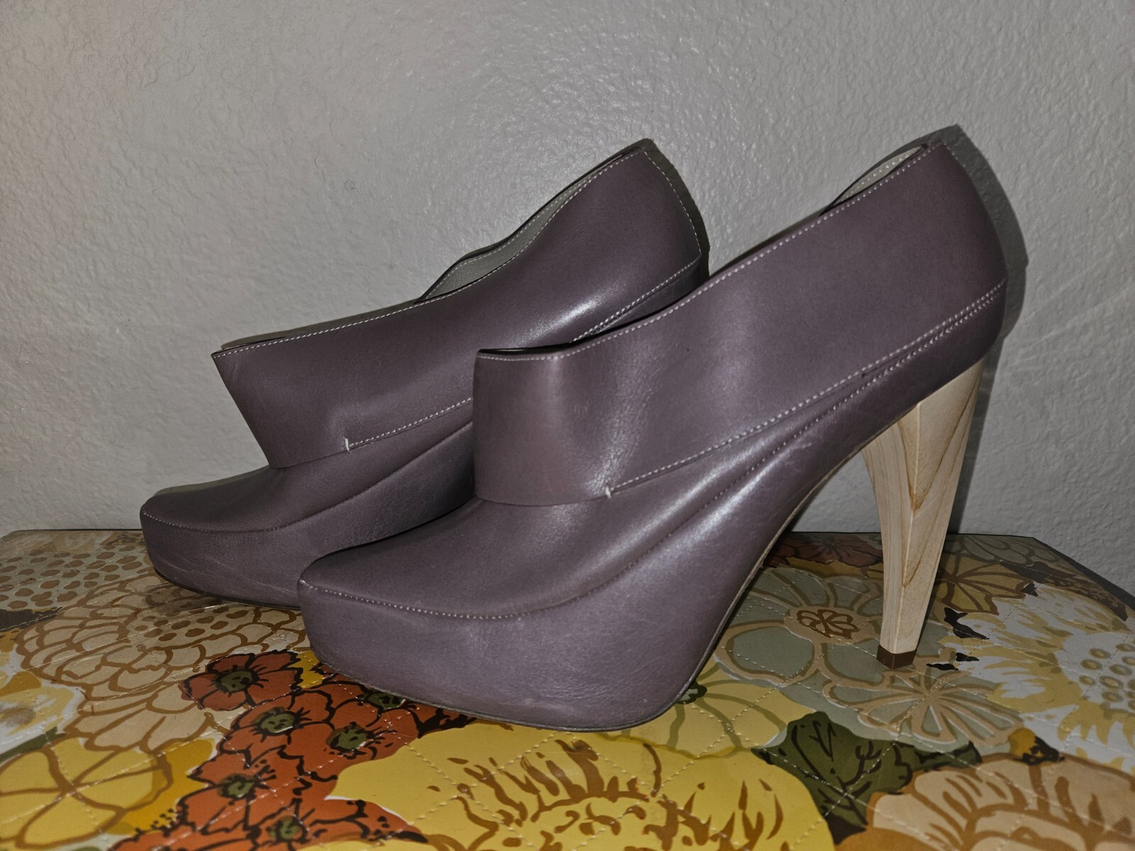 New Omelle Cecilia Gray Plum Calf Leather Heels Size 38 Booties Wood Heel