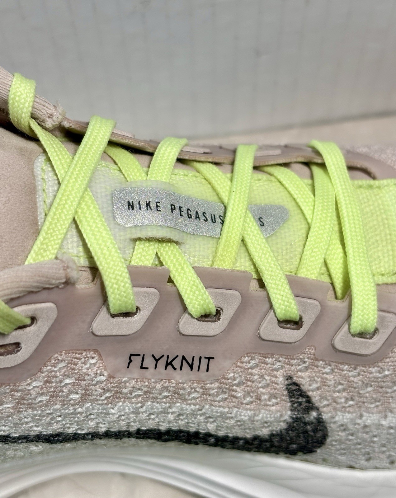 Nike Pegasus Plus Flyknit Zoom X Running Shoes Pink Neon/Yellow Accent. Size 7