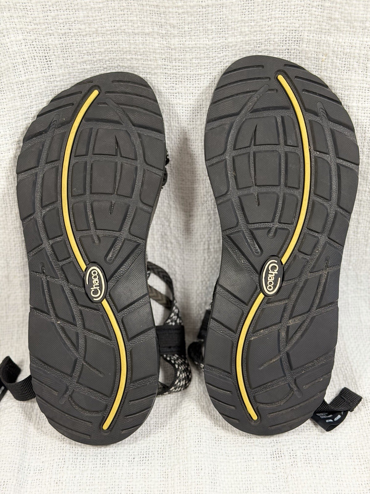 Chaco ZX/2 Classic Womens 9 Black White Toe Loop Sandals J106266 Excellent