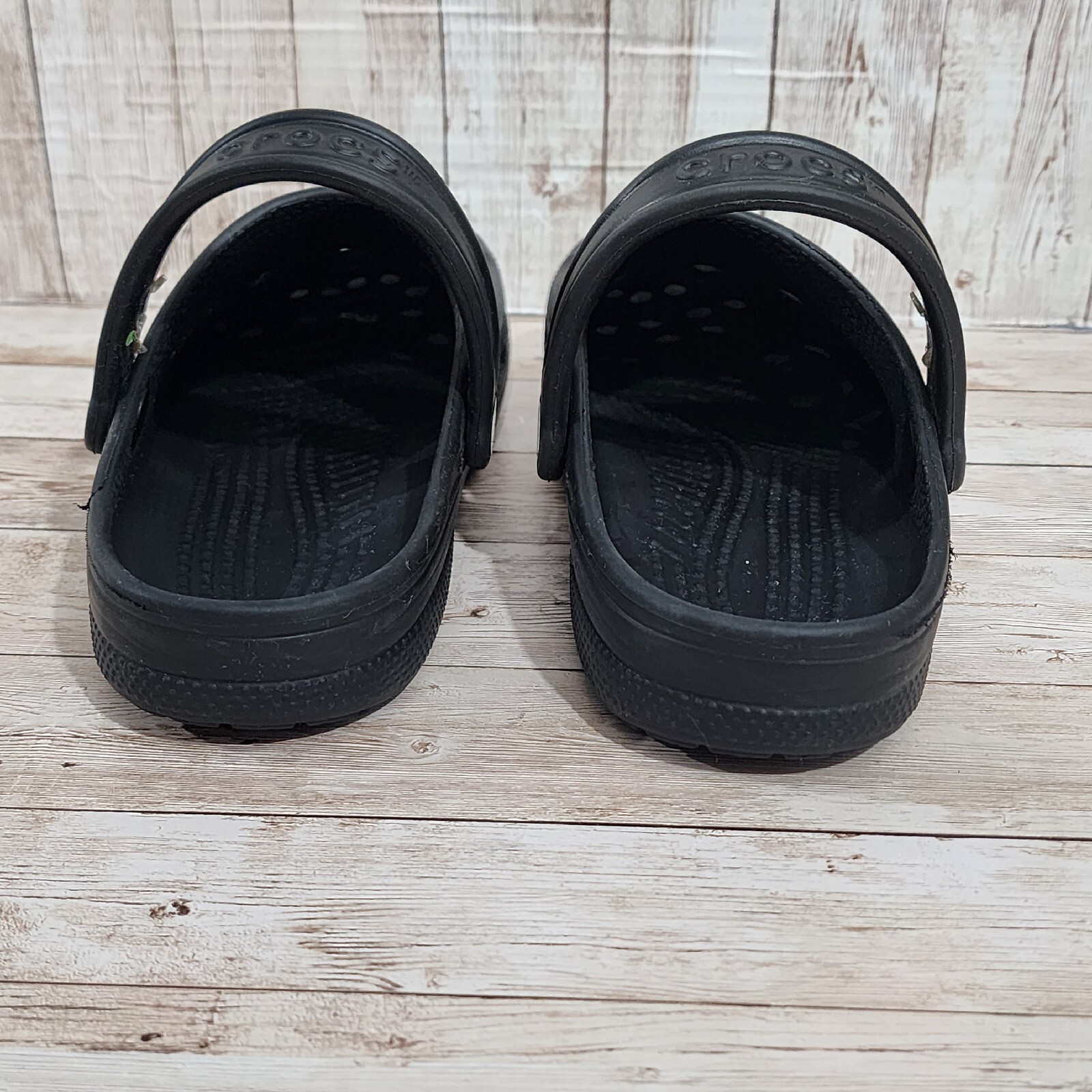 Crocs Unisex – Adult Baya Clog – Black – Size Women’s 7 – Men’s 5