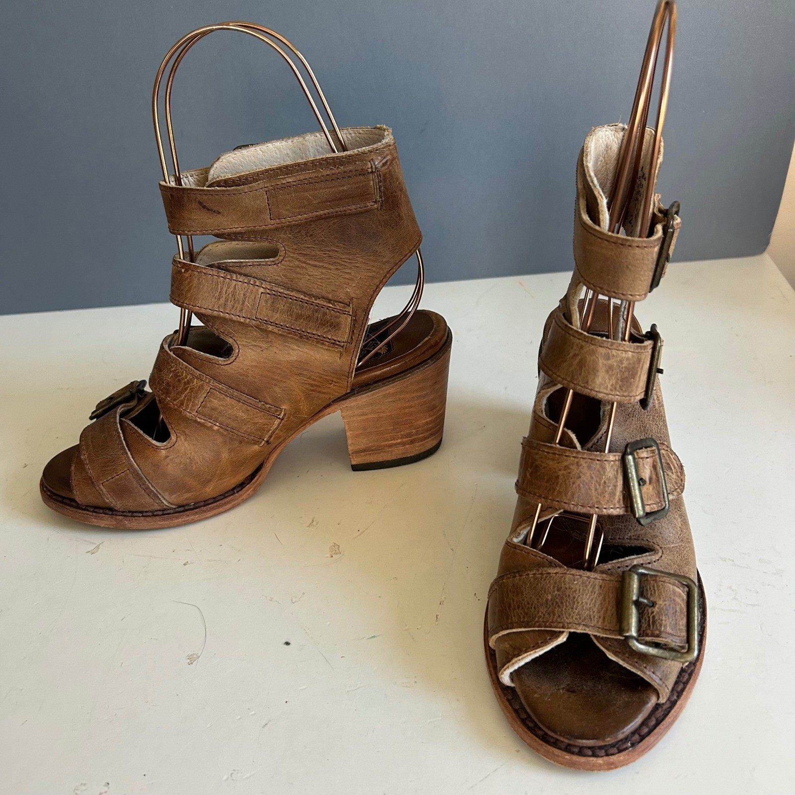 Freebird by Steven Quail Heels Sandal 6 Tan Gladiator Buckle Strappy Western