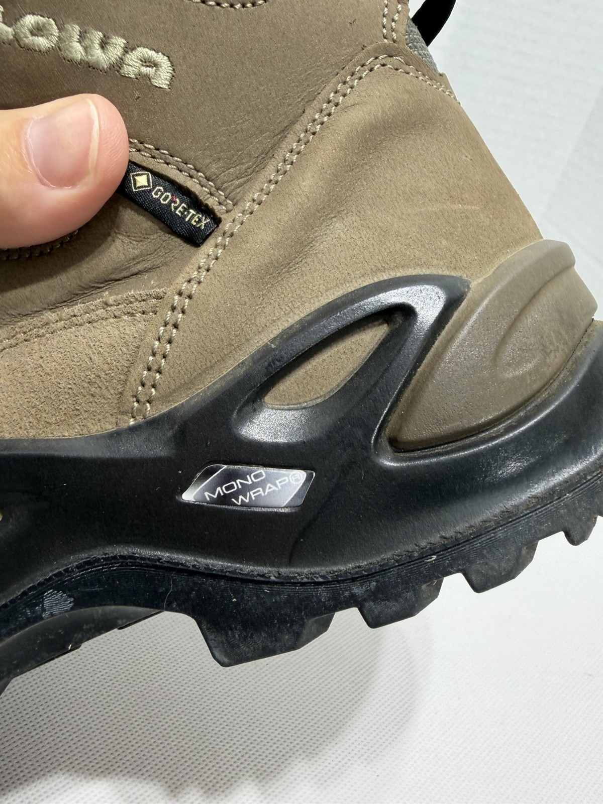 Lowa Women’s Renegade GTX Mid Gore-Tex Hiking Boot shoes, Size 8.5 W (Wide) US