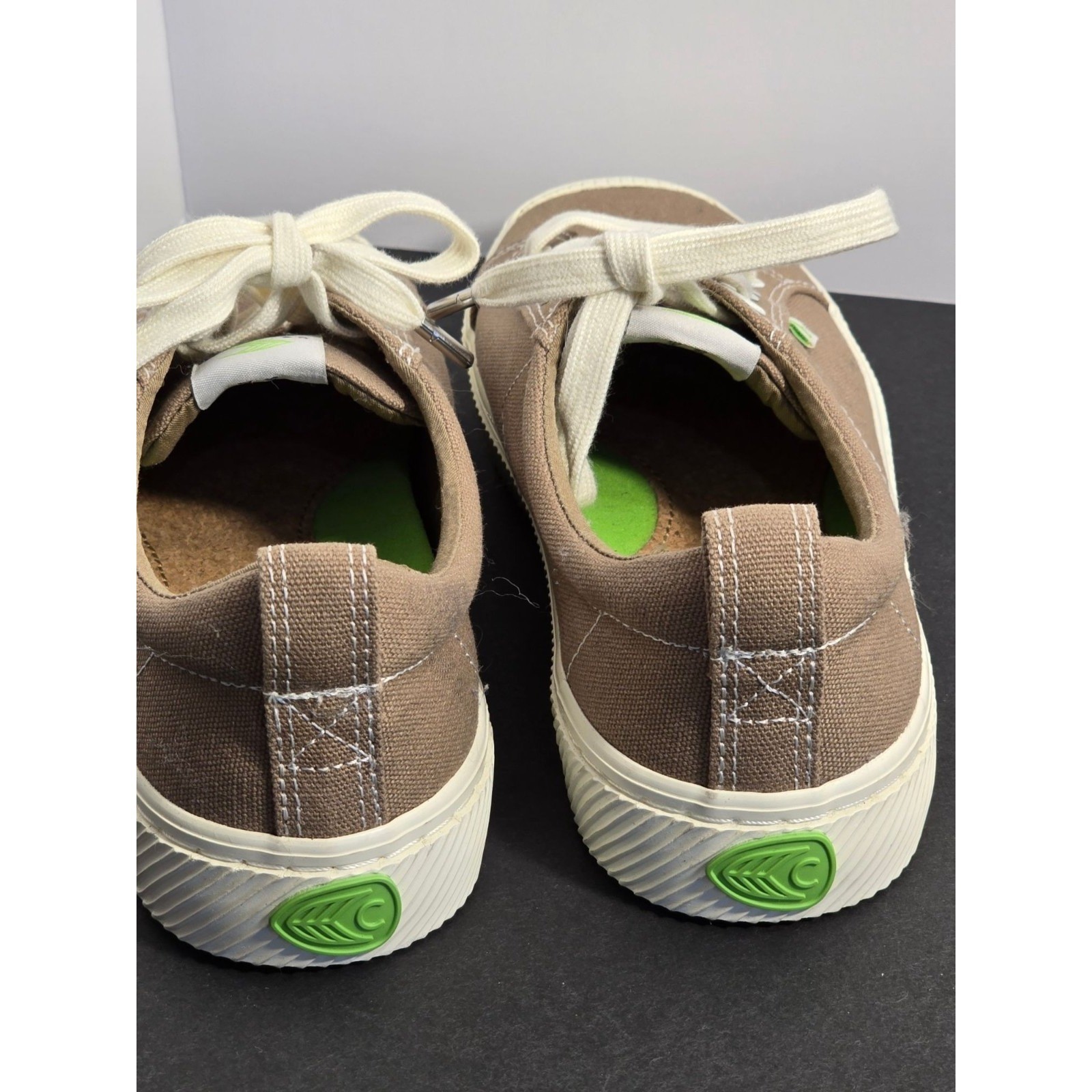 Cariuma OCA Low Sneaker Mens 6.5 Womens 8 Sustainable Eco Friendly Shoes NEW Tan