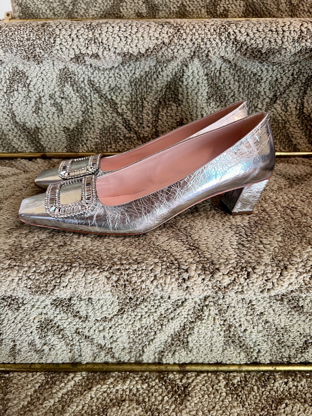 $2245 Roger Vivier Belle Silver Crinkle Leather Pumps Heels Size 41.5 or 11.5