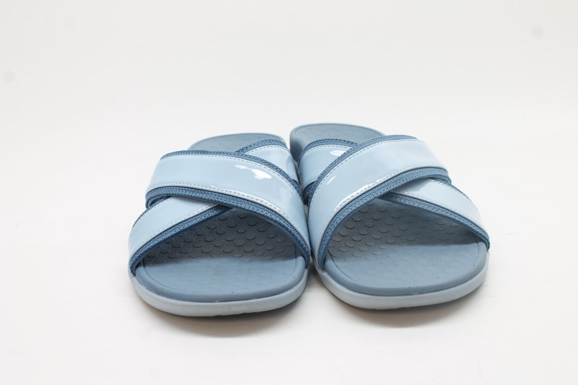 Vionic Women’s Merced Cross Strap Sandals Floor Sample