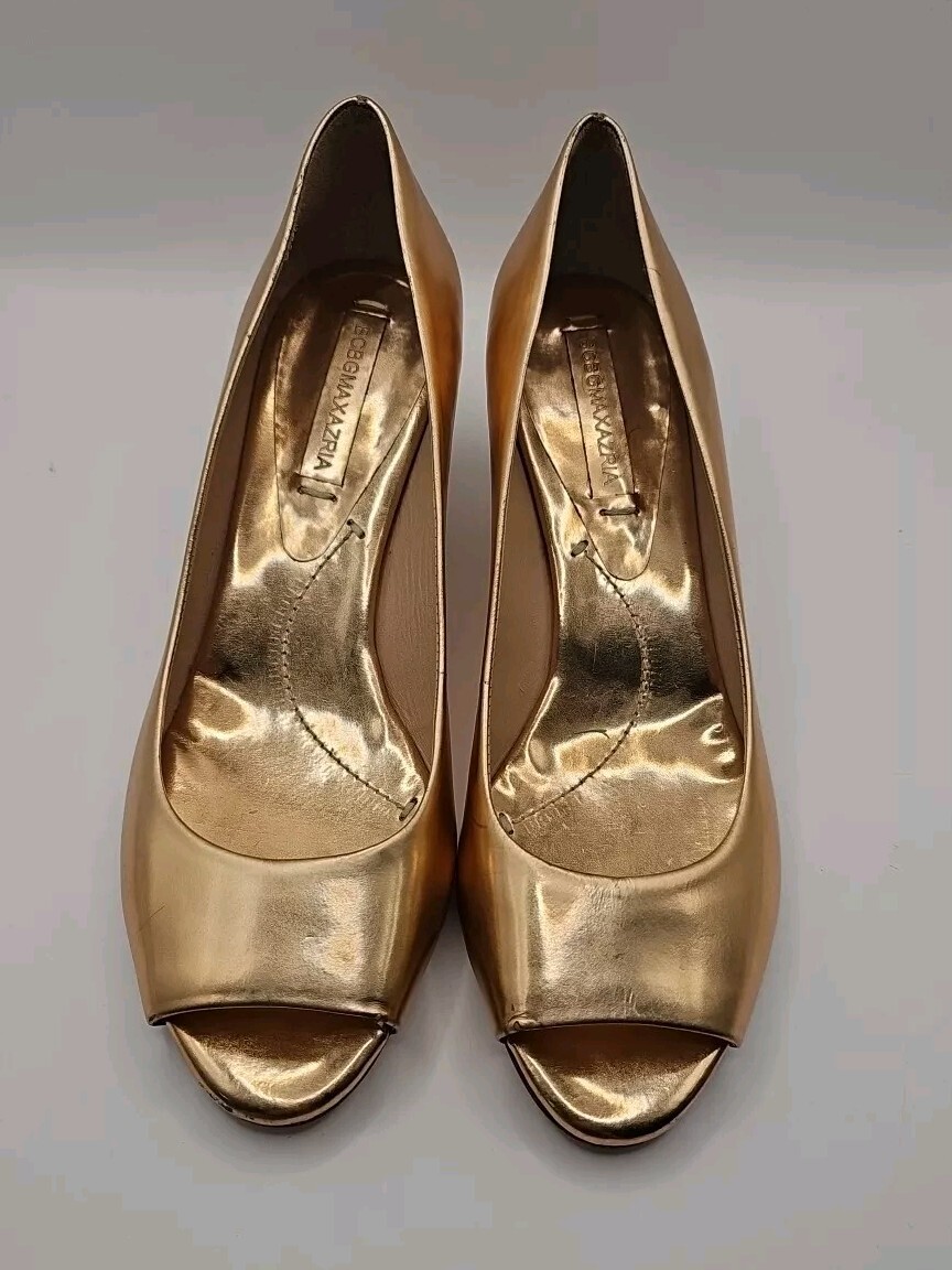 BCBG Max Azria Sz 8 B Leather Rose Gold Pumps 2″ Cone Heels Metallic Jazzy 26B