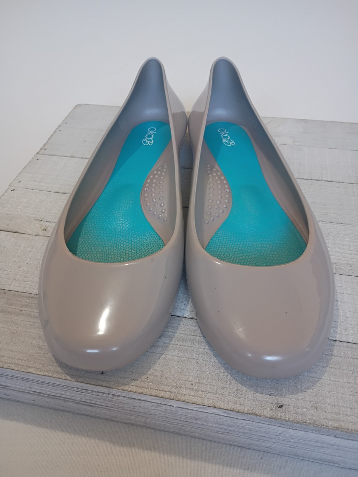 OKA b. Gloss Size 10 Taupe Ballet Flats with Teal Insole Minimalist Neutral