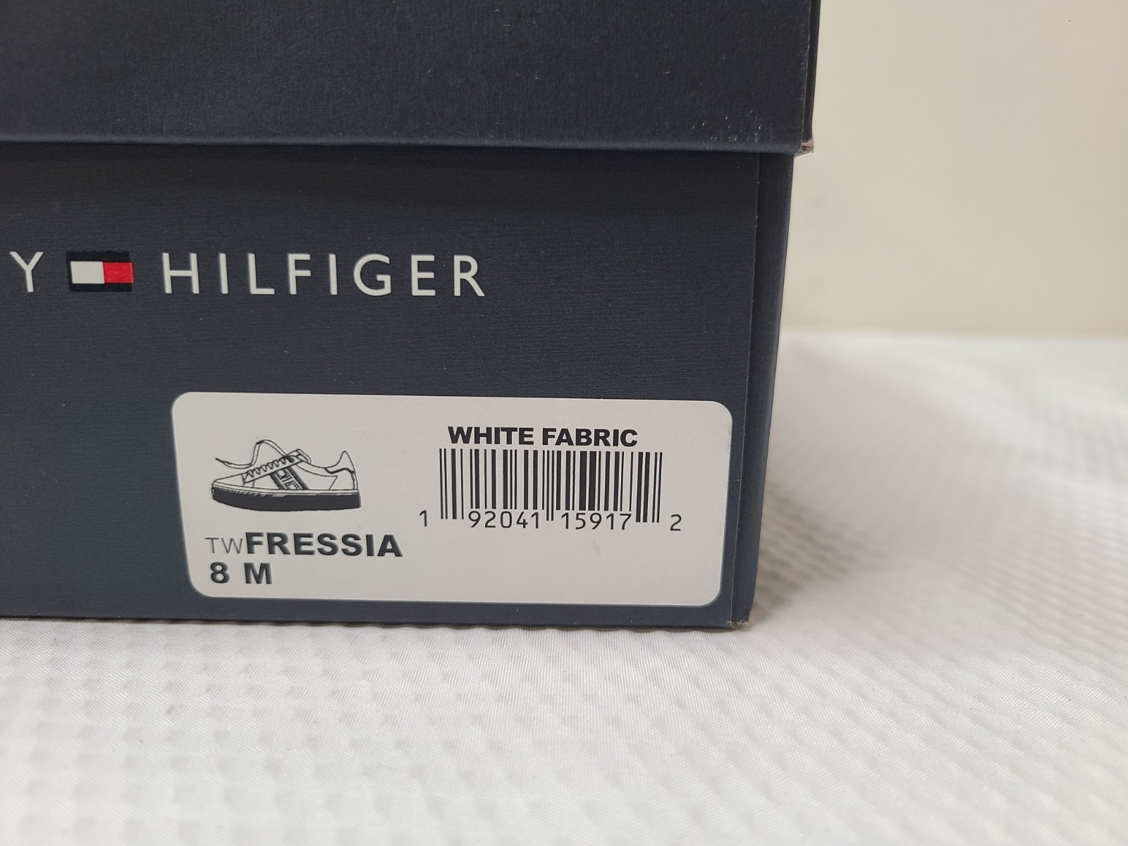 Tommy Hilfiger Women’s Fressia White Fabric Lace Up Sneaker Size: 8M