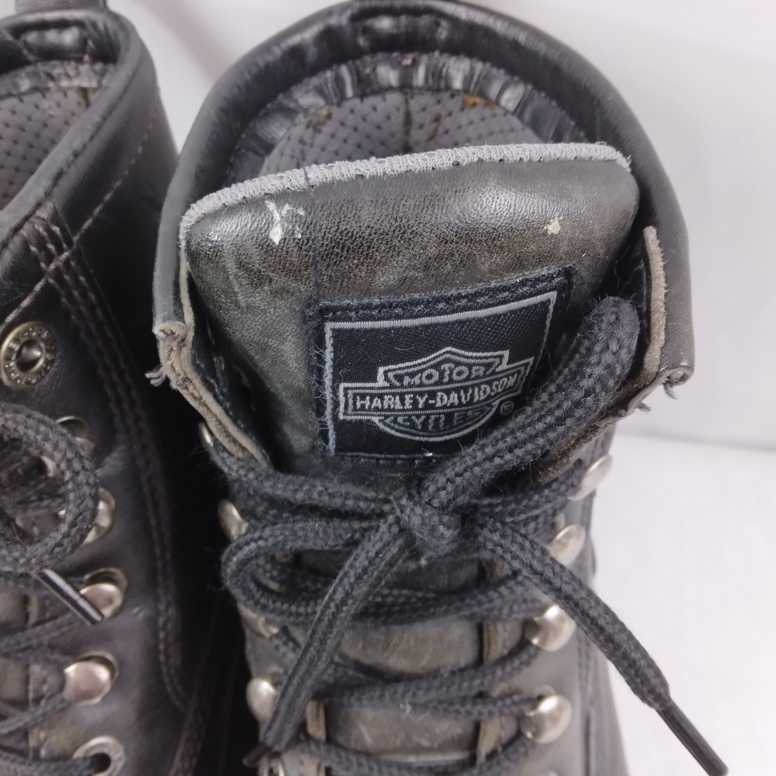 HARLEY-DAVIDSON Lace Up Chukka Boots Black Metal Emblem Grunge Rock Women’s 7.5
