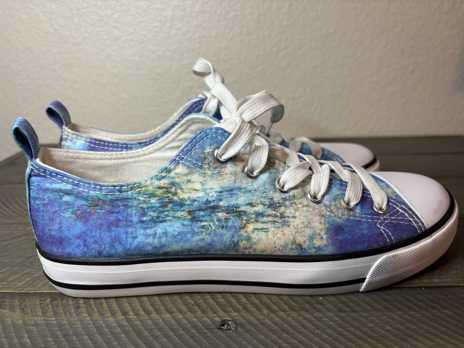 Canvas Low Top Skater Sneakers WOMEN SIZE 10 • PREOWNED • EXCELLENT