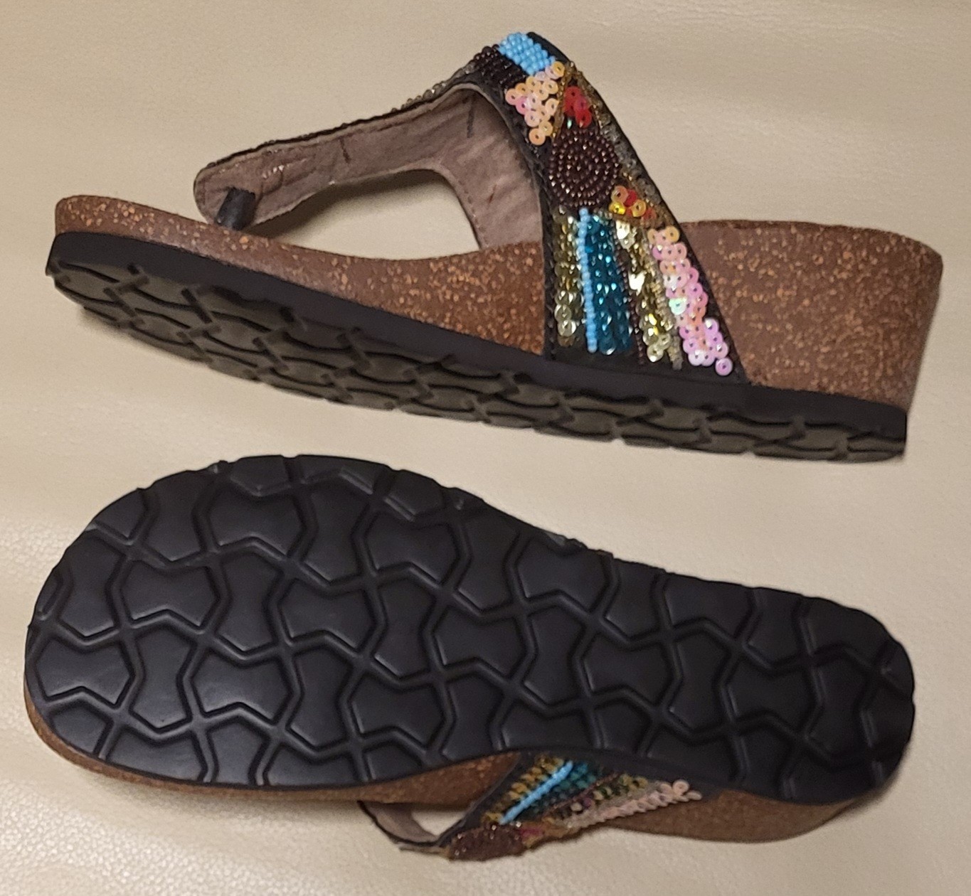 White Mountain Wedge Thong Sandals 7.5M. Brown/Teal/Gold/Blue/Pink Beads. New