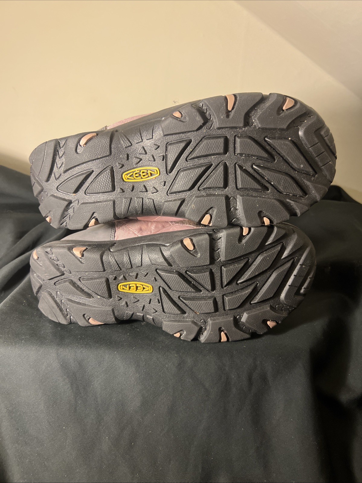 WOMENS KEEN BURLINGTON Insulation Pink Quilted Textile Zip Up Winter Boots 8M