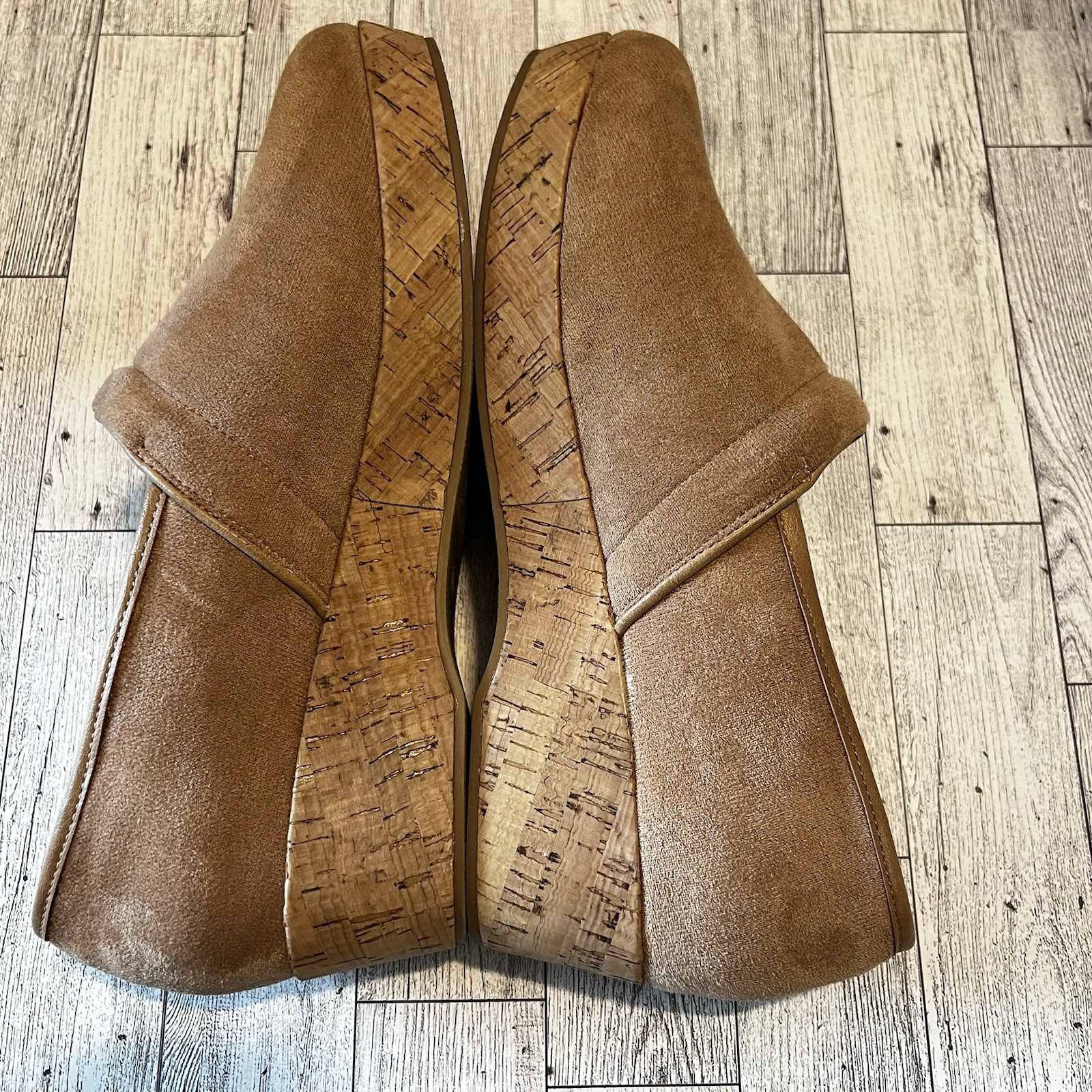 Corkys Footwear Women’s All Day Velvet Shoes Camel Cork Platform Size 10M