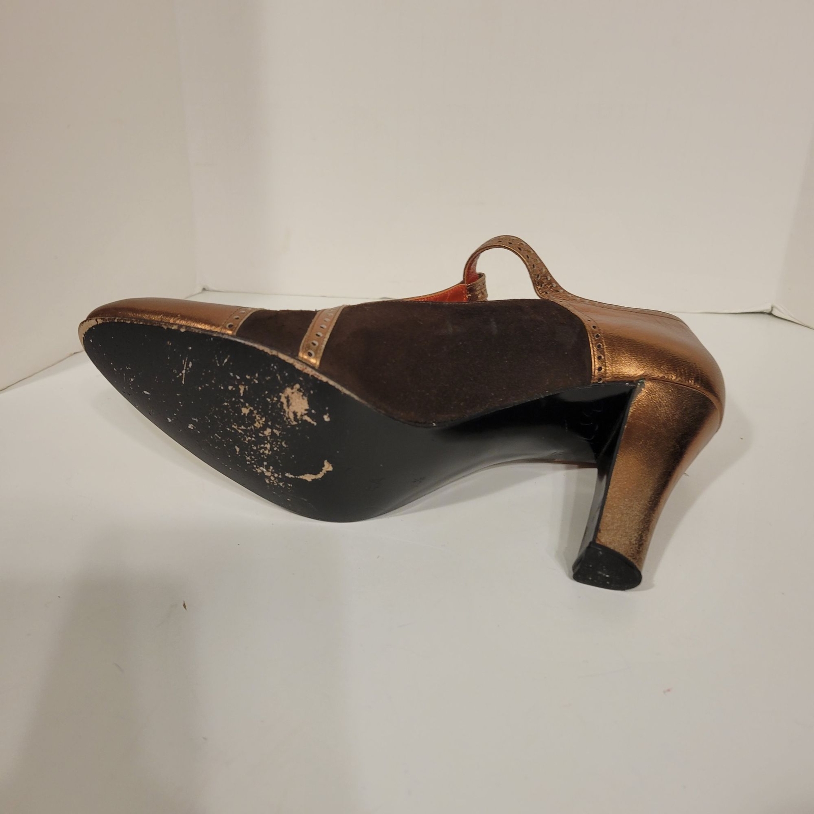 Vtg Yves Saint Laurent Glam Paris T-Strap Two-Tone Heels Sz 7.5 AA