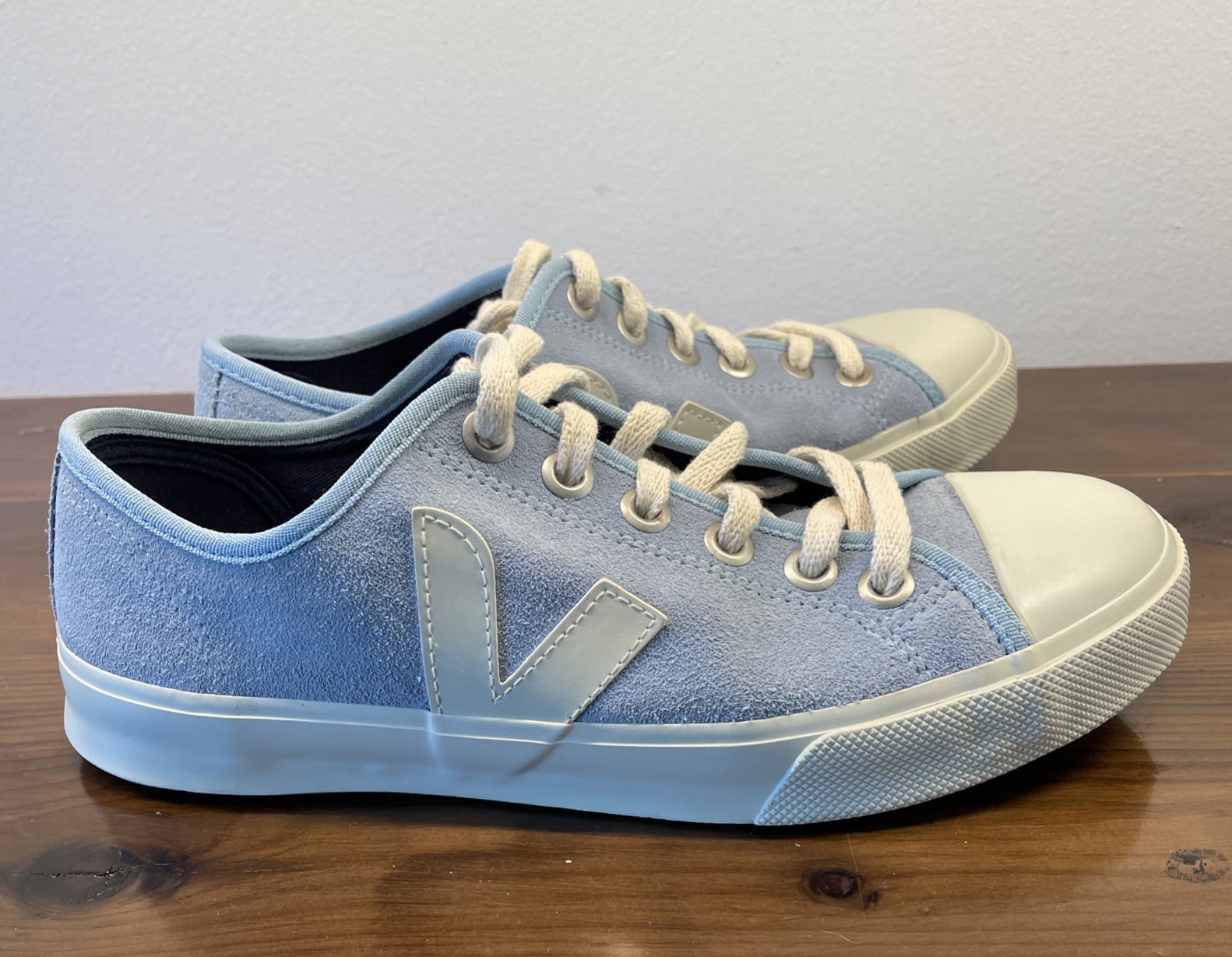 Veja Wata Low Suede Sneakers Shoes Women 9 Ice Blue Preppy Comfort Casual City