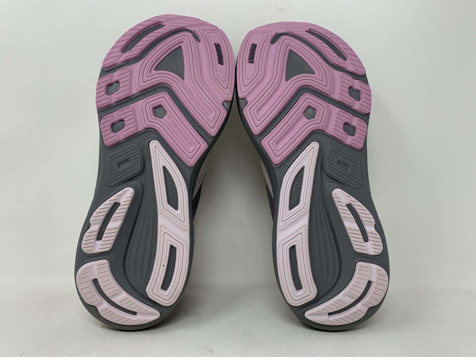 Women’s Brooks Revel 8, Mauve/Ebony/pink, 9 B Medium US