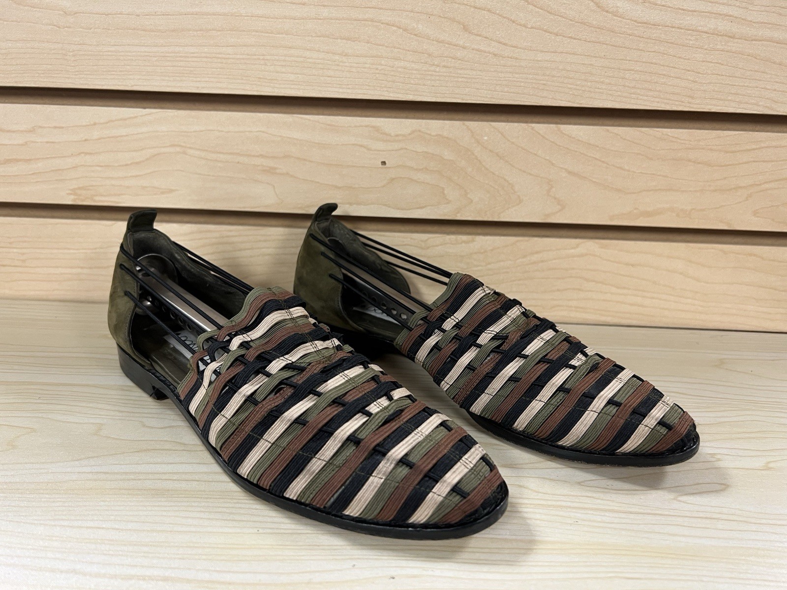 Donald J Pliner Strappy Flats Womens Size 7.5 Green Brown Black Woven Elastic