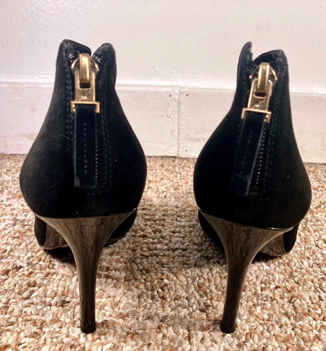 New Stuart Weitzman Standout Black Suede Pointed-Toe Ankle Boots Women’s Size 9