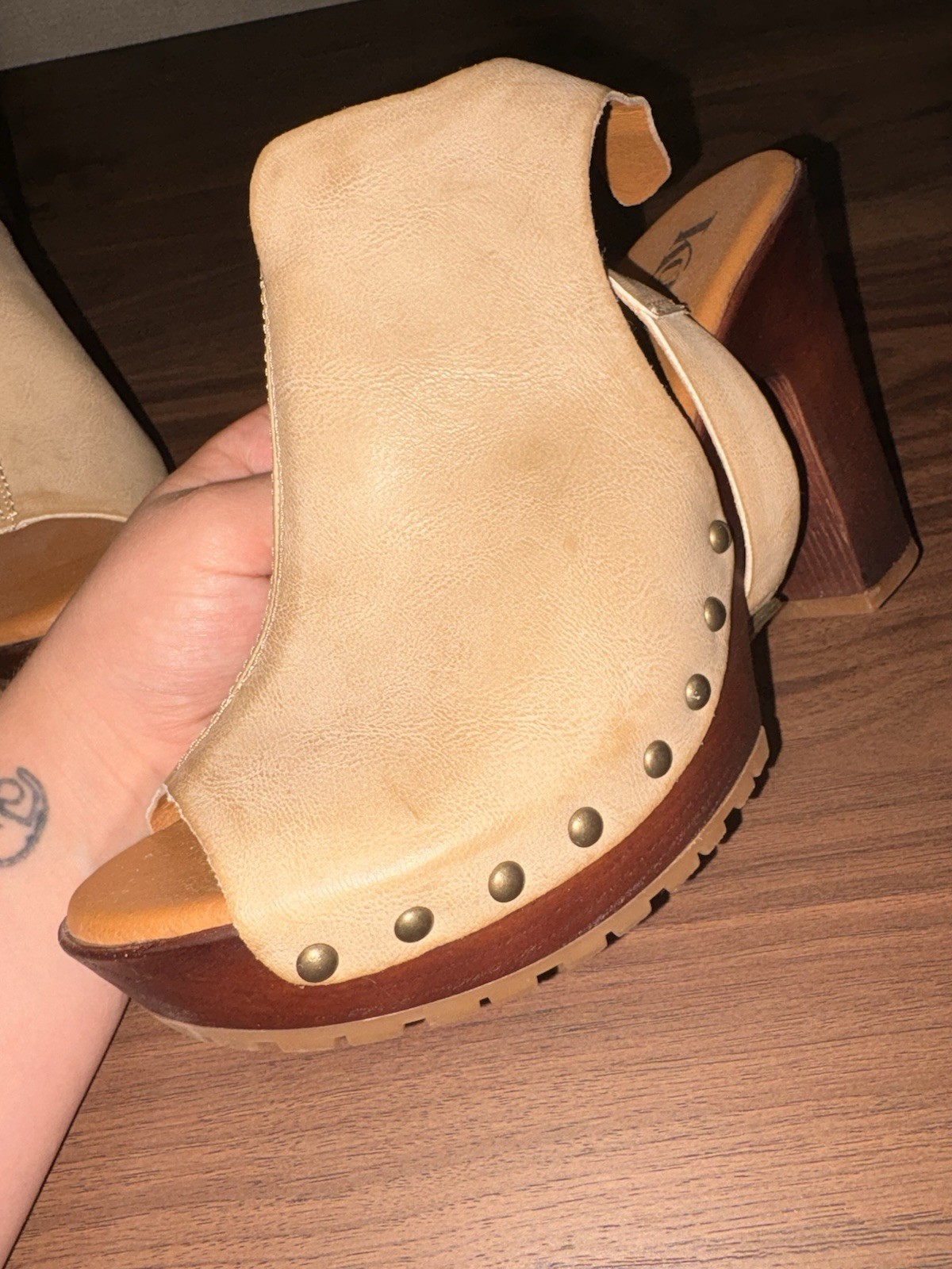 Torrid Leather Beige Slingback Peep Toe Sandals Studded Buckle, Women’s 7