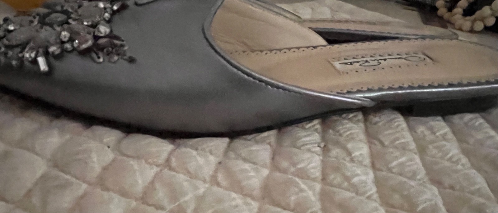 Oscar De La Renta flat nickel silver slides mules 39 Italy studded vamp worn 1x