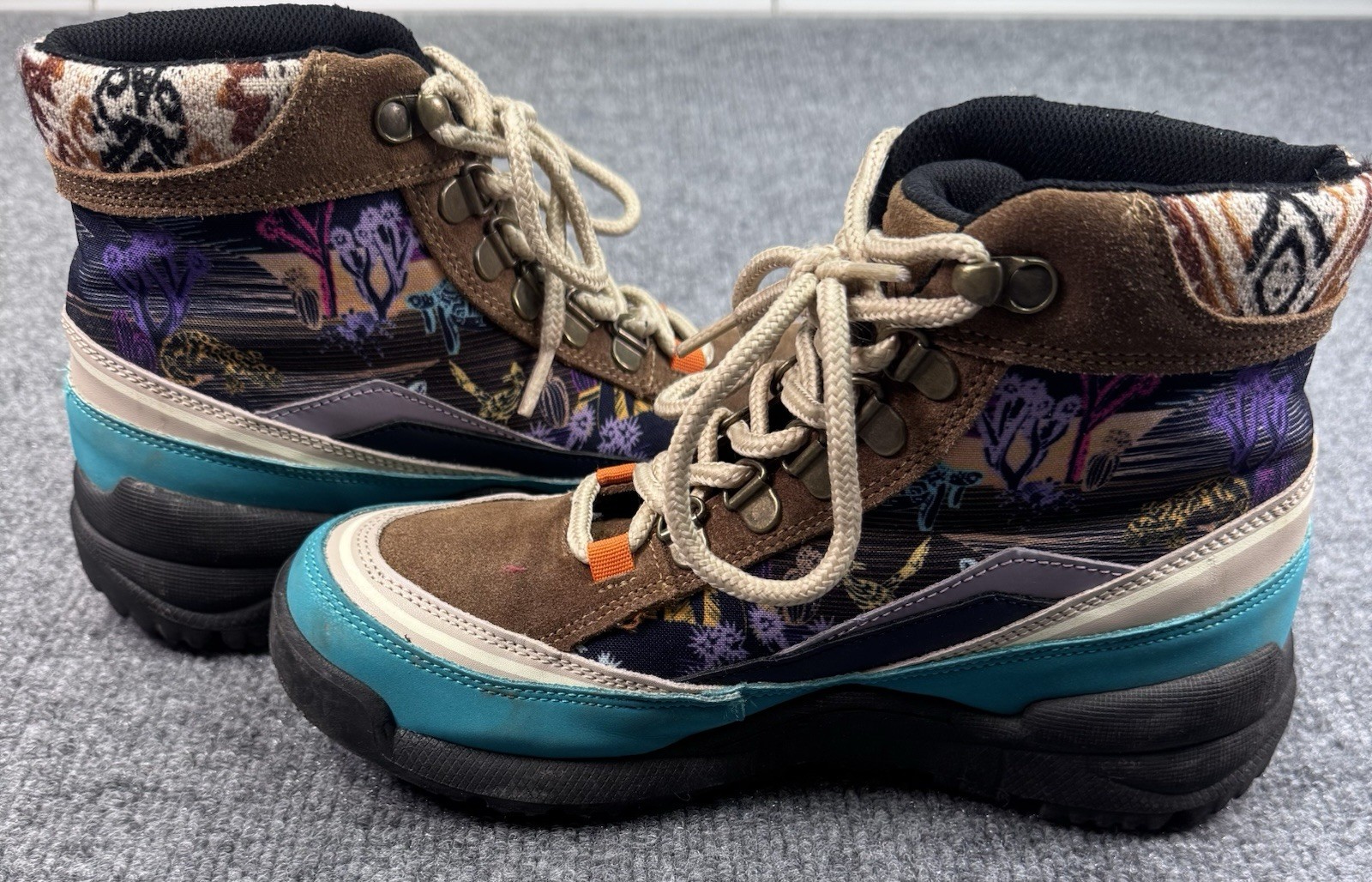 Inkkas Cyprus Trekk Mohave Boot Western Desert Theme Women’s 7 Men’s 5