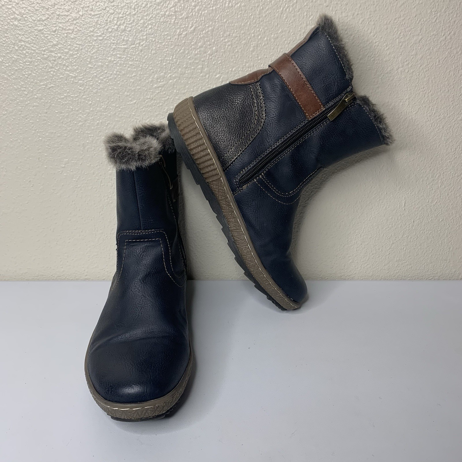 Spring Step Sz 41 US 9.5-10 Milagra Faux Fur Lined Winter Ankle Boots Dk Blue