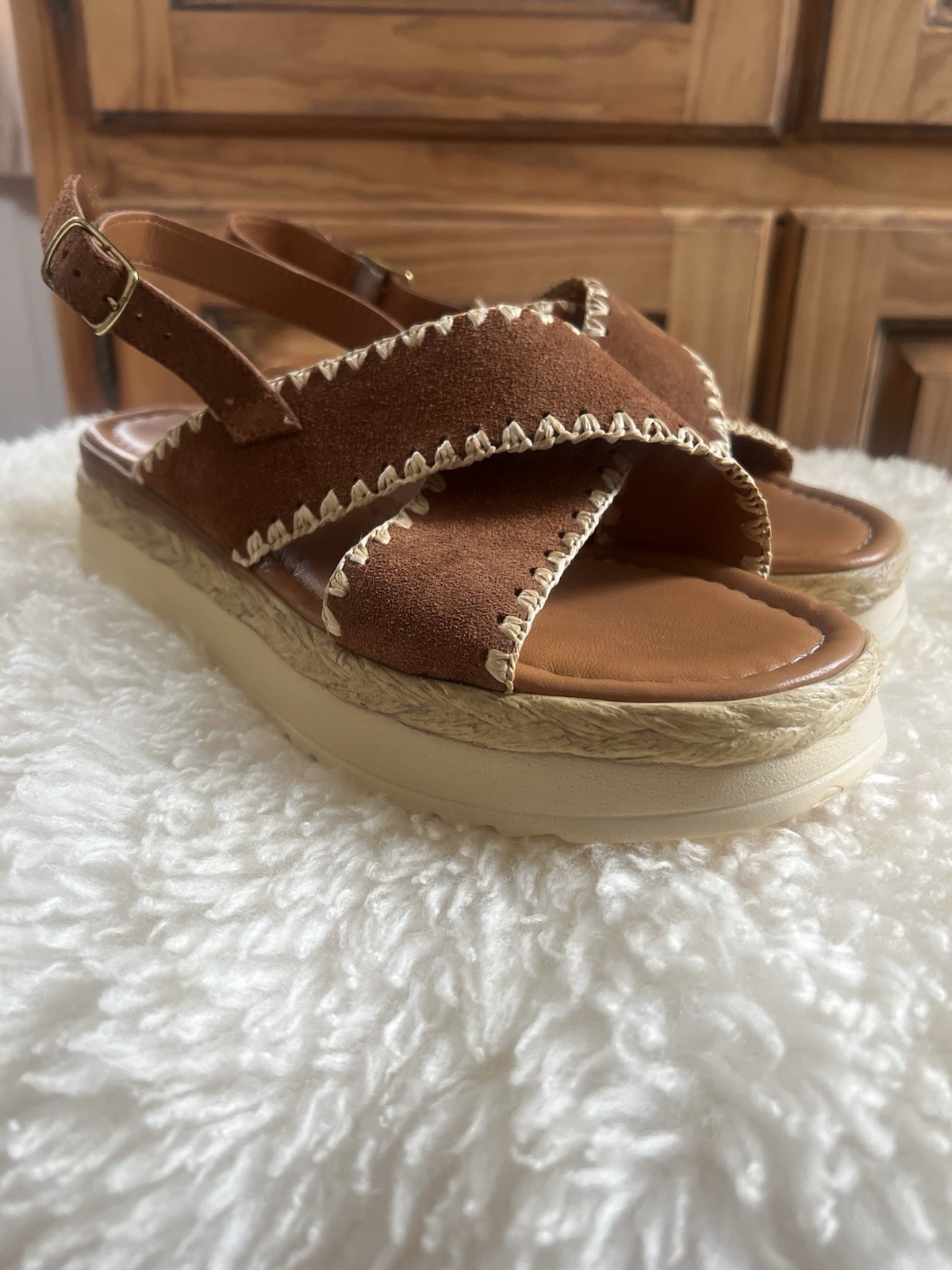 Mariella Women’s NWT Leather Cross Front Platform Sandals Size 8 Made In Italy