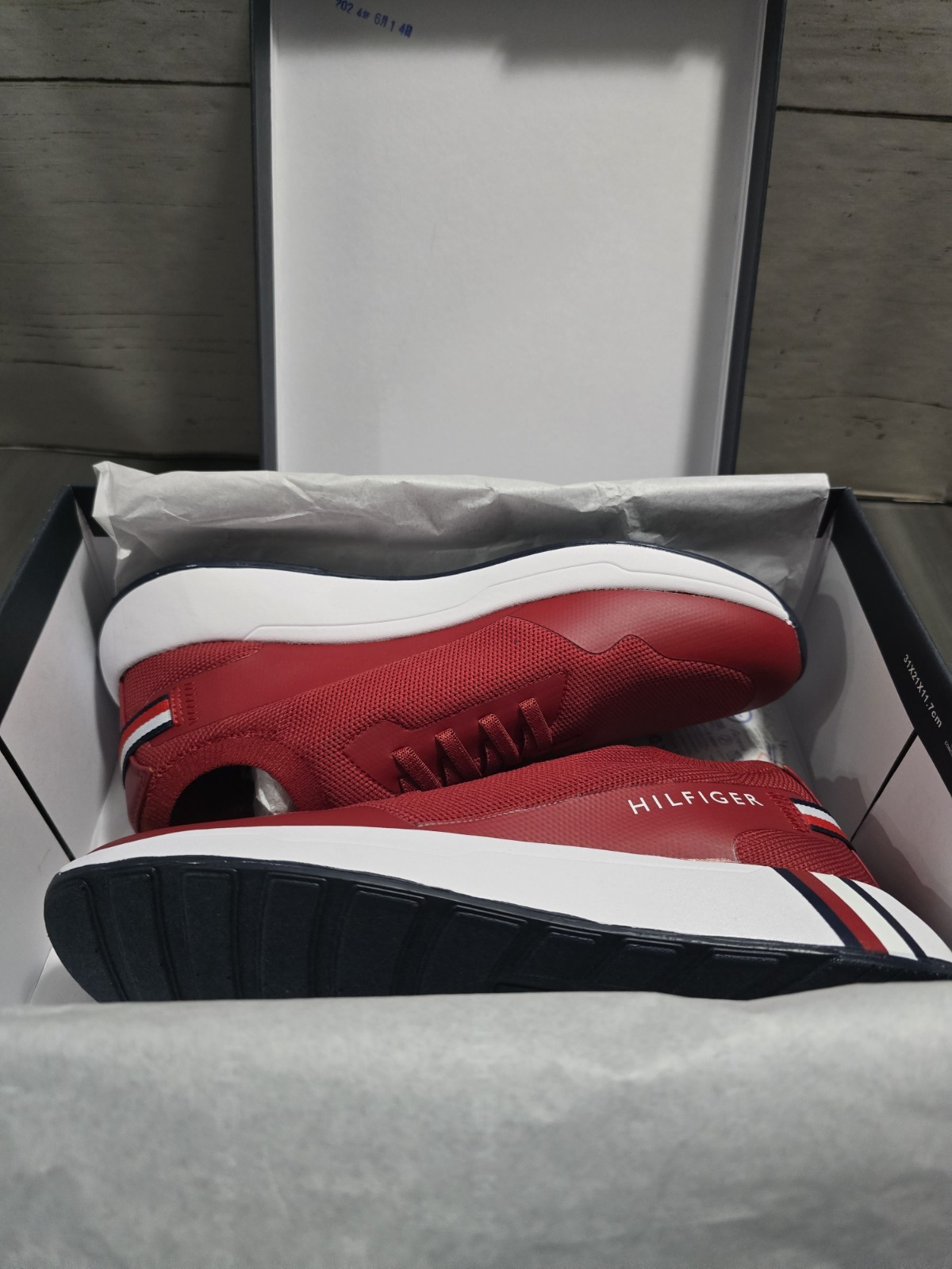 NEW Tommy Hilfiger TWArosa Womens Red 8.5 Slip On Sneaker Light comfortable