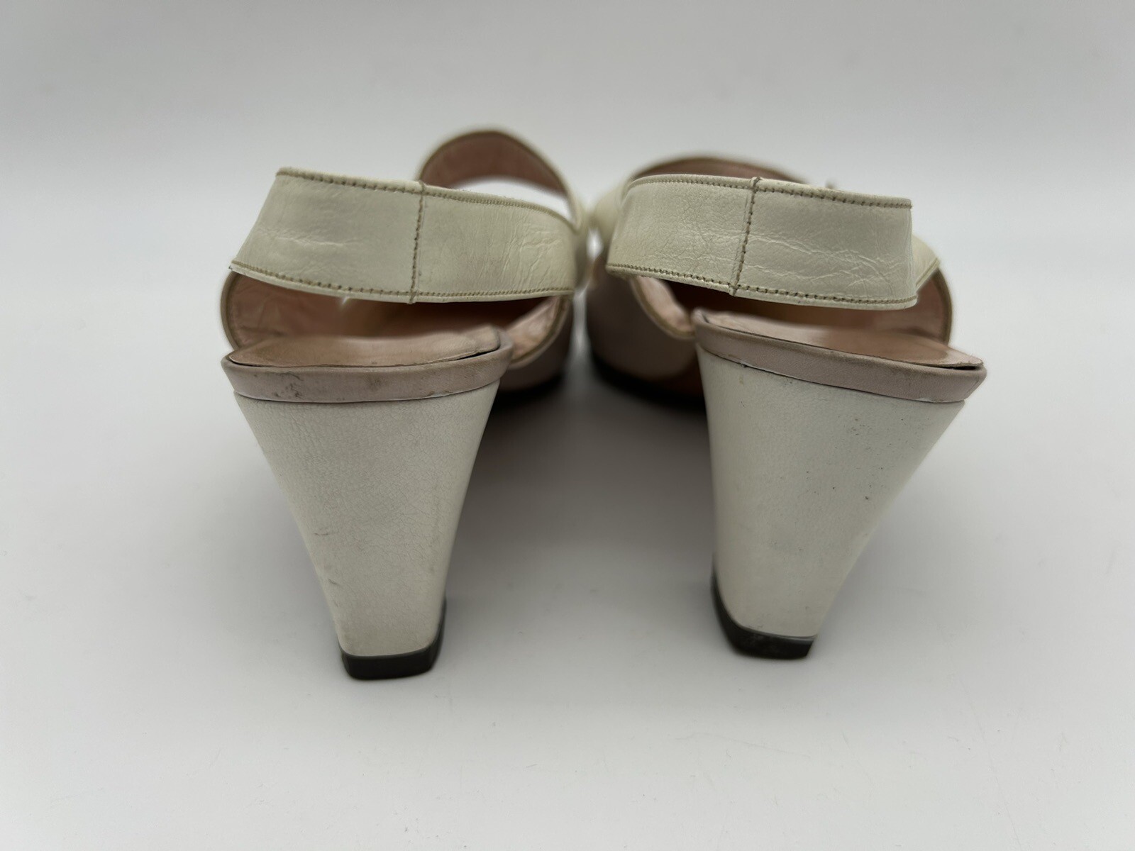 Vintage 1960’s AMALFI light Lilac Leather Slingback Pumps 8 AAA