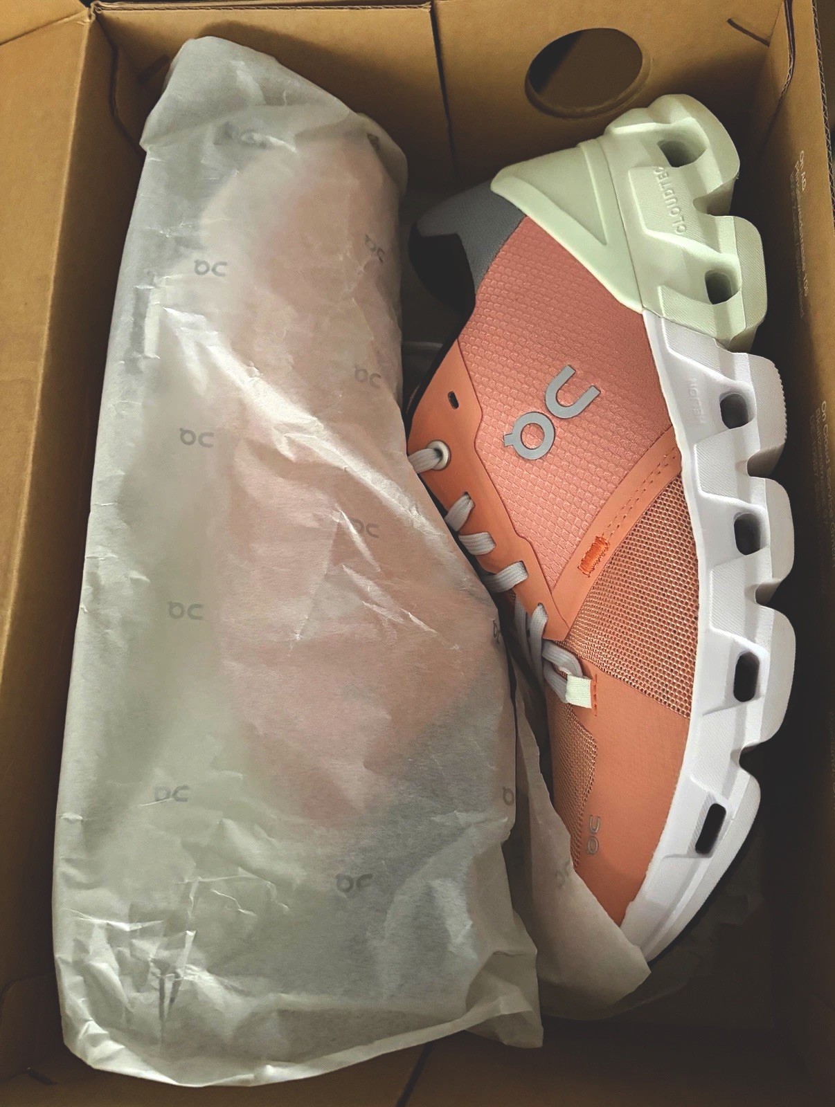 Women’s CLOUDFLYER 9.5 peach/aloe