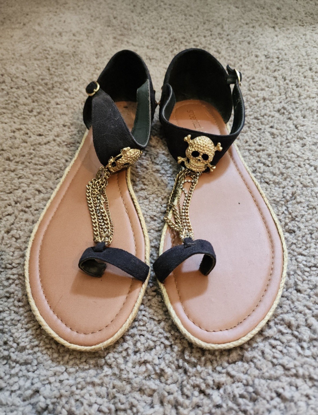 Women’s Black/Gold Strappy Flat Sandals Skull Chain Stud Buckle