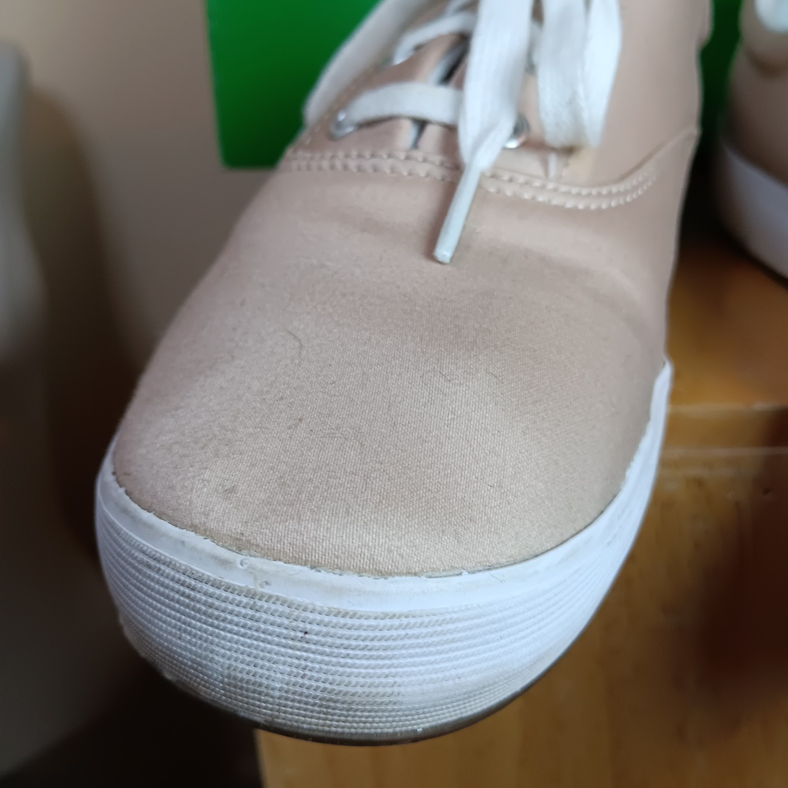 New With Box Grasshoppers Janey Memory Foam Orthopedic Comfort Sneaker 9.5 W