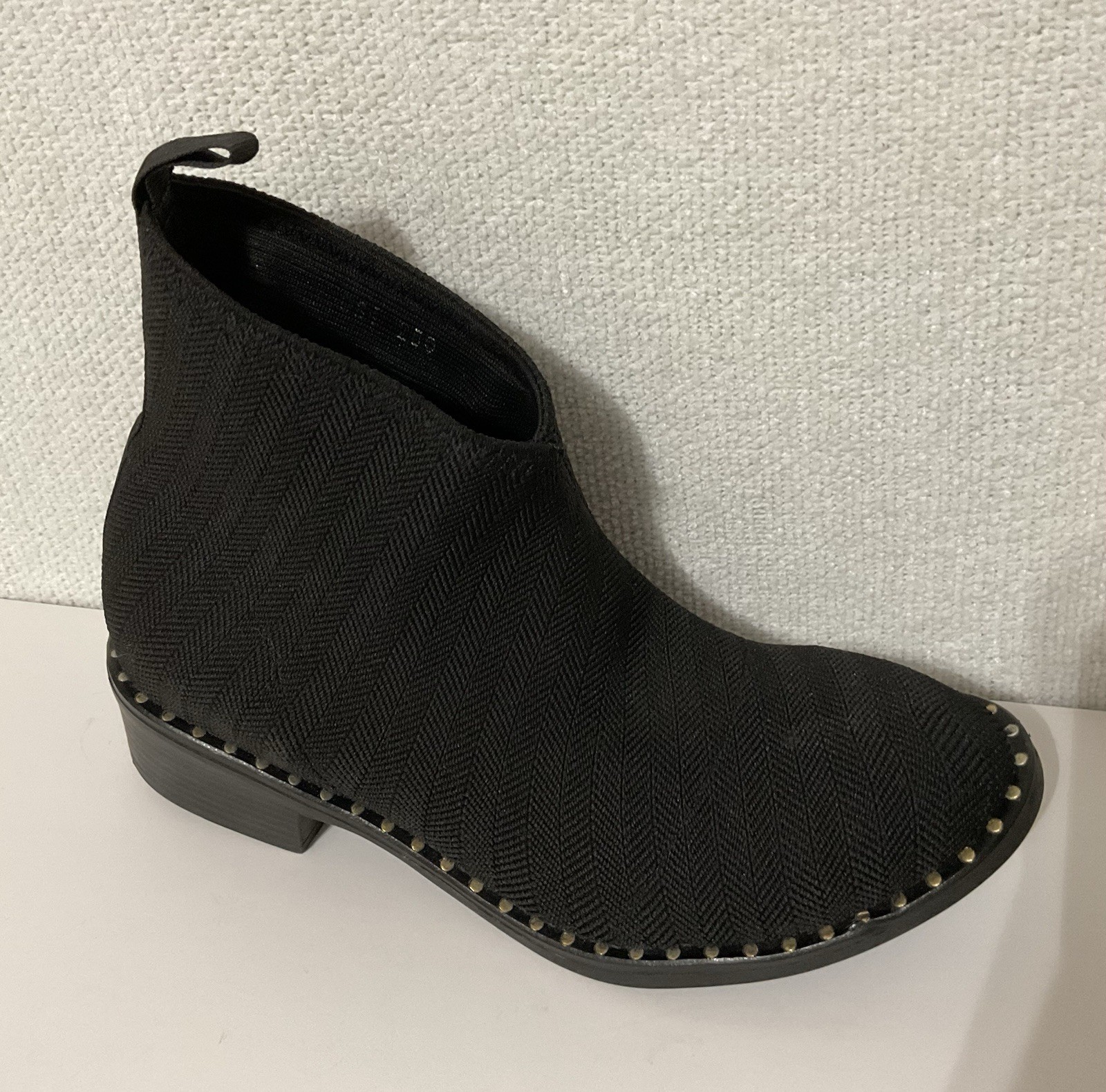 Charleston Shoe Co Ankle Boots Women 7 Barcelona Black Studded Washable